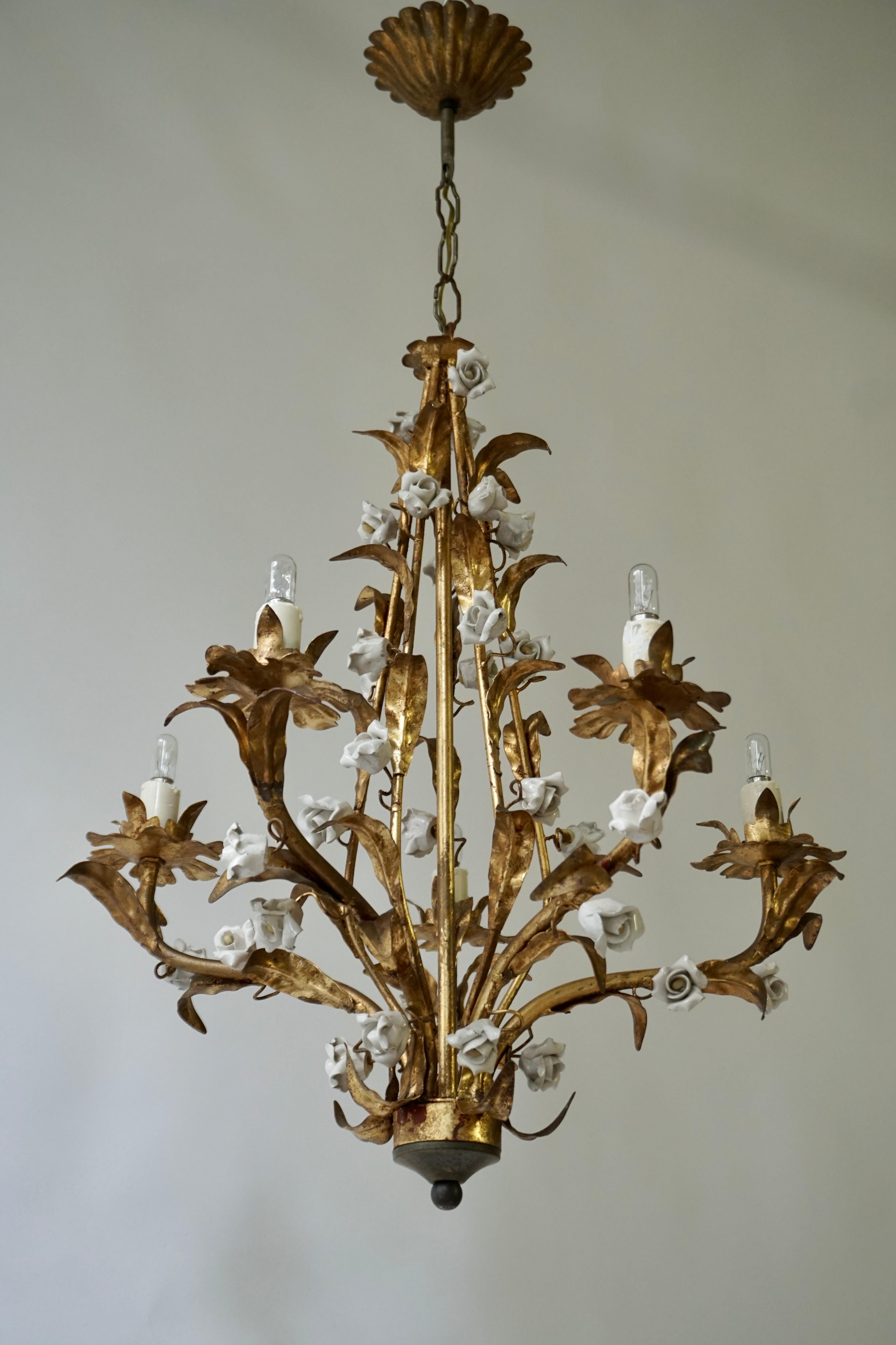 Hollywood Regency Two Italian Brass and Ceramic White and Pink Roses Tole Chandelier For Sale