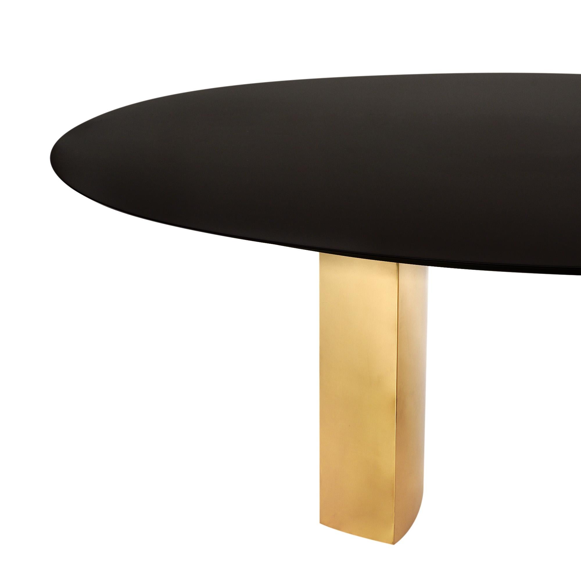 Mesa de comedor italiana de latón y corian Italiano en venta
