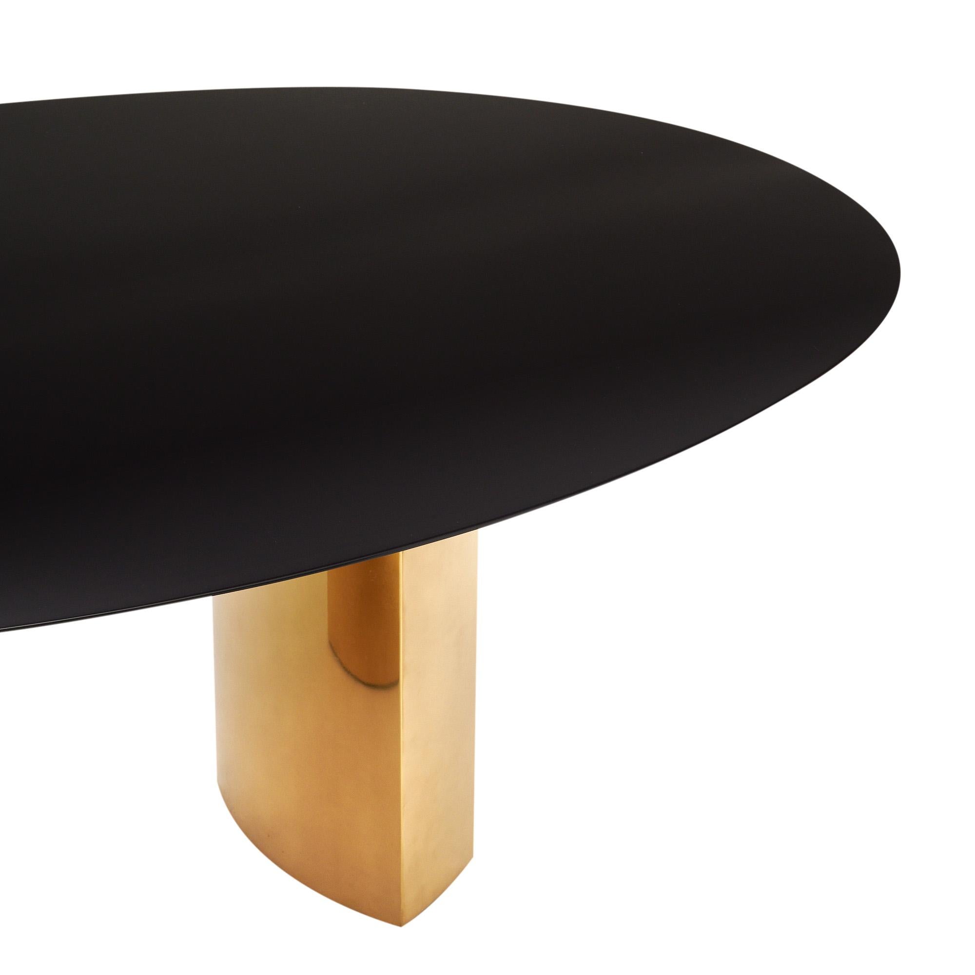 Mesa de comedor italiana de latón y corian en venta 1