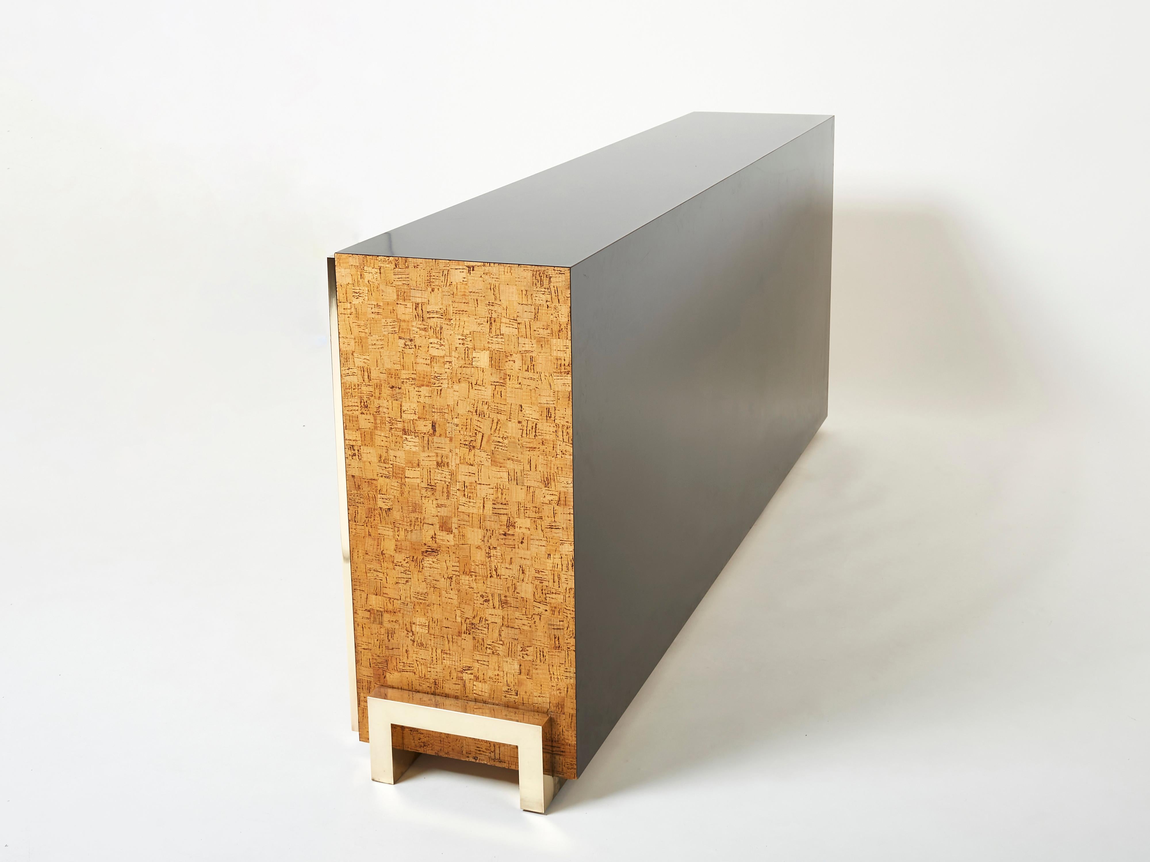 Credenza italiana in ottone e intarsio di sughero anni '70 in vendita 9
