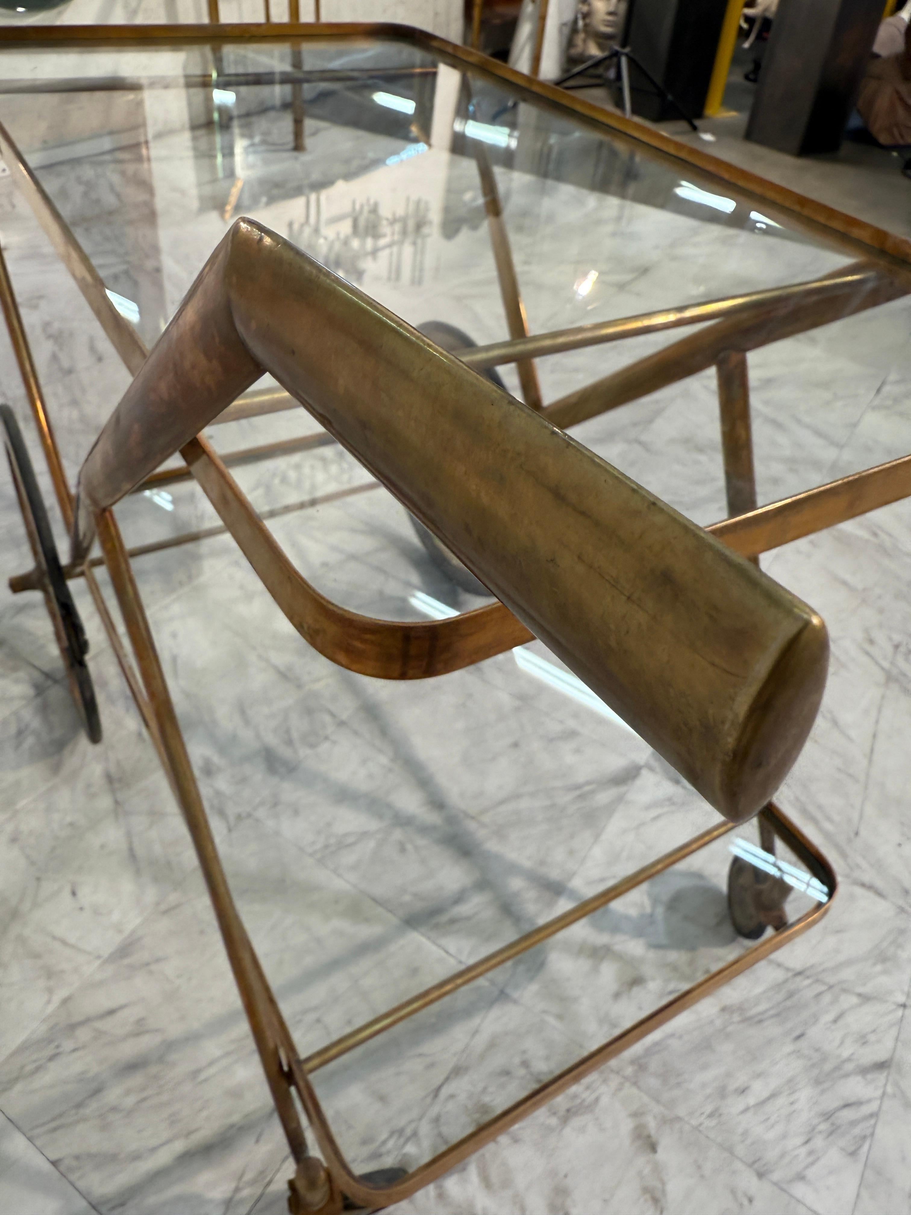 Italienischer Barwagen aus Messing und Glas, 1960er Jahre (Mitte des 20. Jahrhunderts) im Angebot