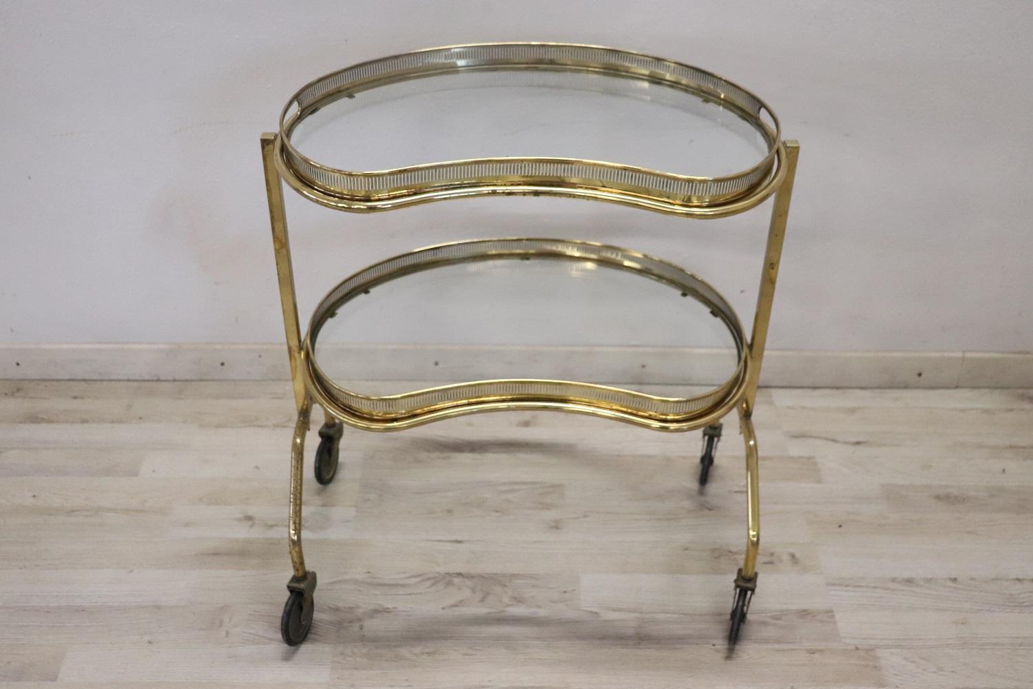 Italian Brass and Glass Bar Cart, 1980s Equipped with Tray In Good Condition For Sale In Casale Monferrato, IT