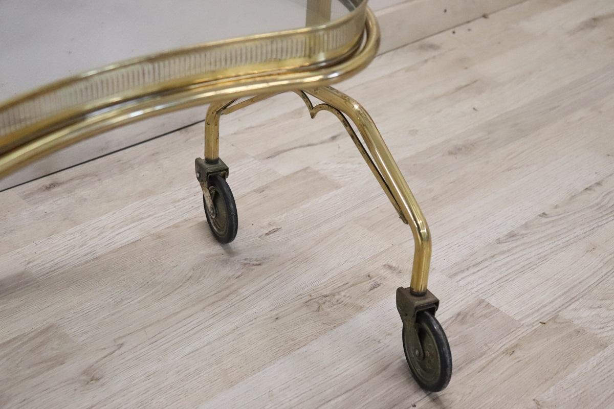 Italian Brass and Glass Bar Cart, 1980s Equipped with Tray For Sale 2