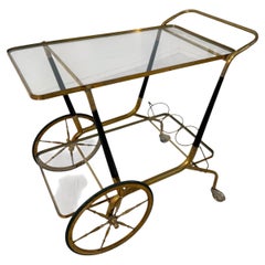 Carrito de bar italiano de latón y cristal con portabotellas, años 50