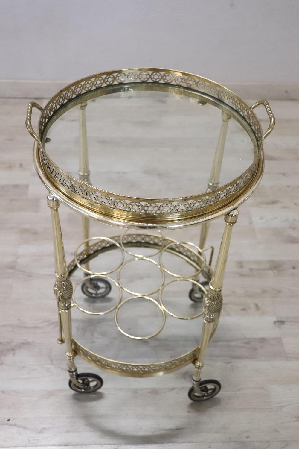 Late 20th Century Italian Brass and Glass Drinks Trolley or Bar Cart, 1980s Equipped with Tray