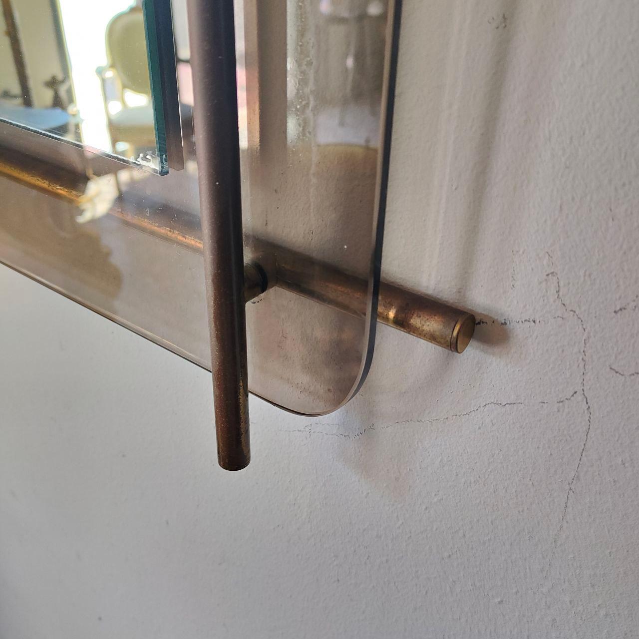 Italian brass and glass mirror by Renato Zevi for Metalarte, 1970s For Sale 1