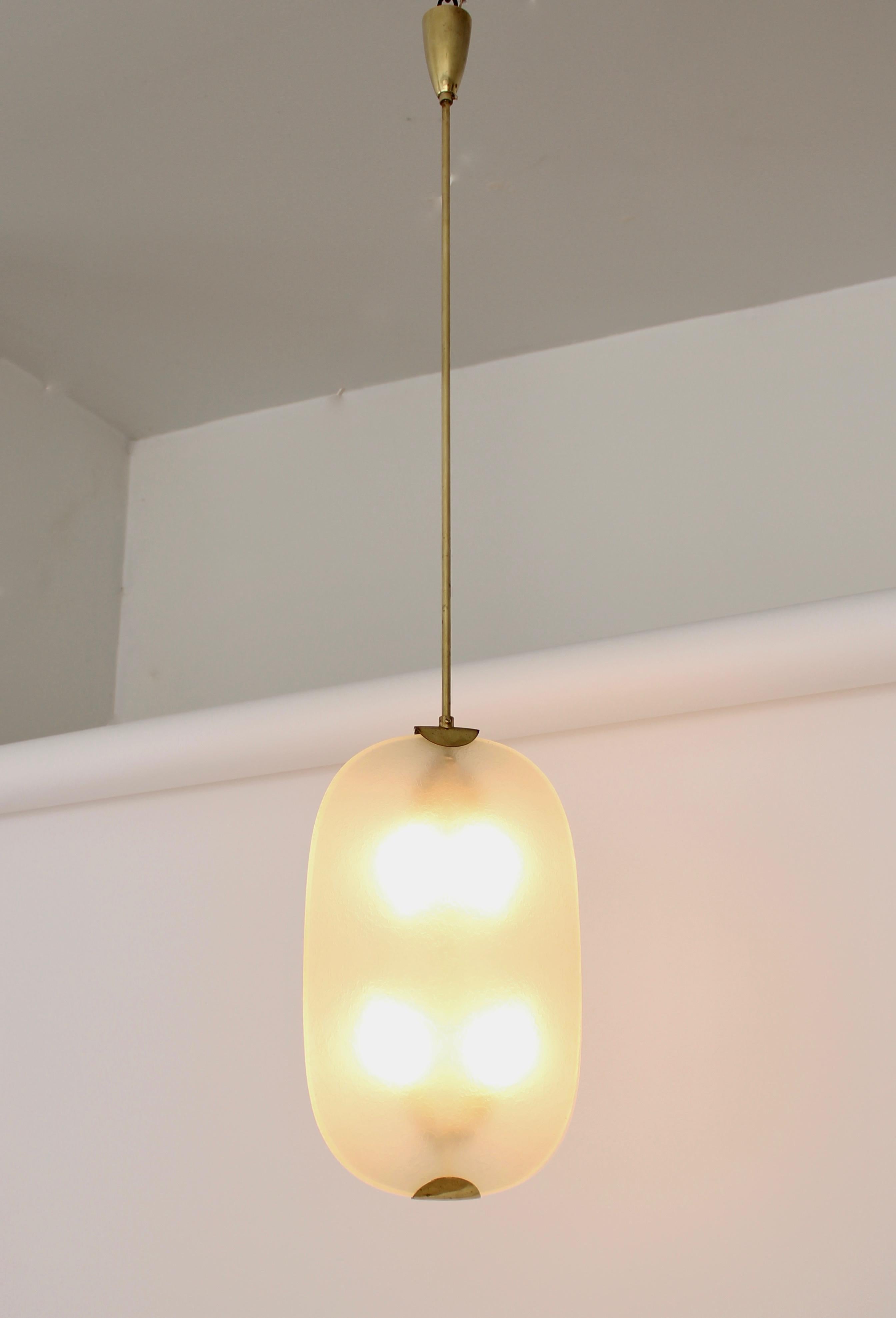 Mid-20th Century Pietro Chiesa for Fontana Arte Italian Brass and Glass Pendant Chandelier 