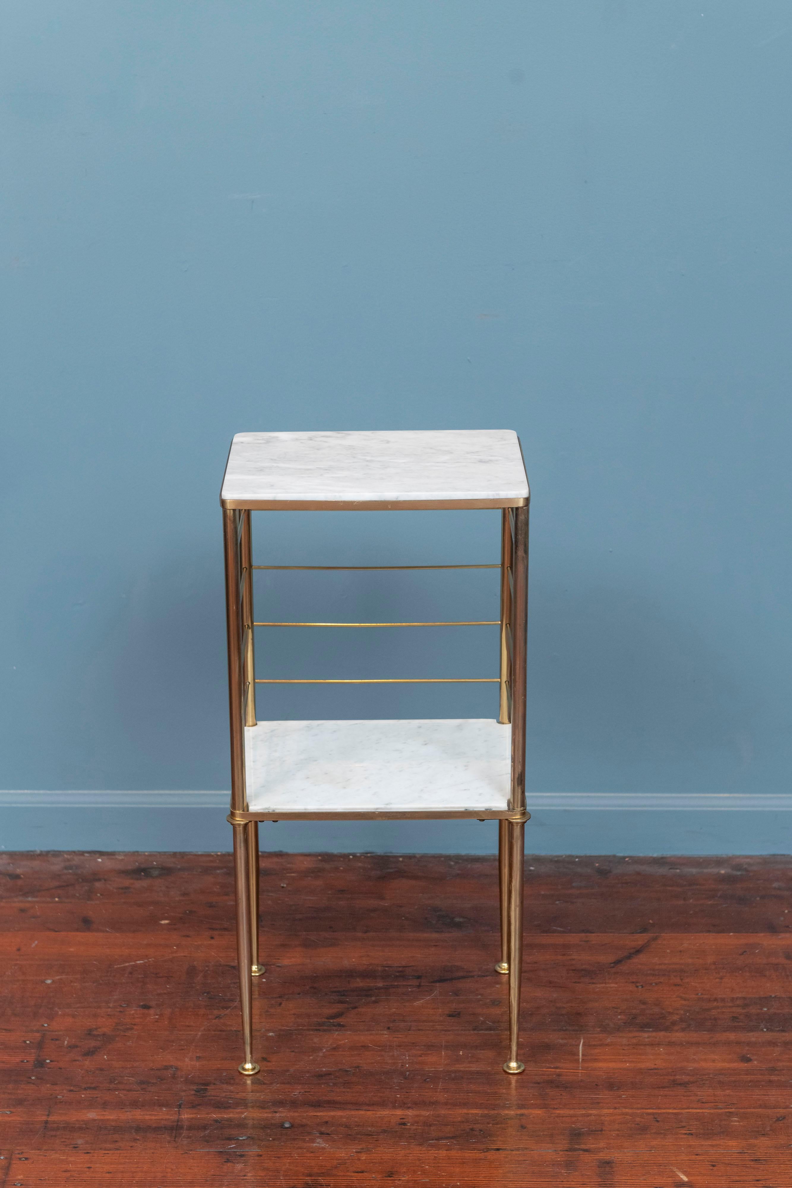 Italian midcentury brass and carrara marble drinks table or stand. Lovely compact table with 13