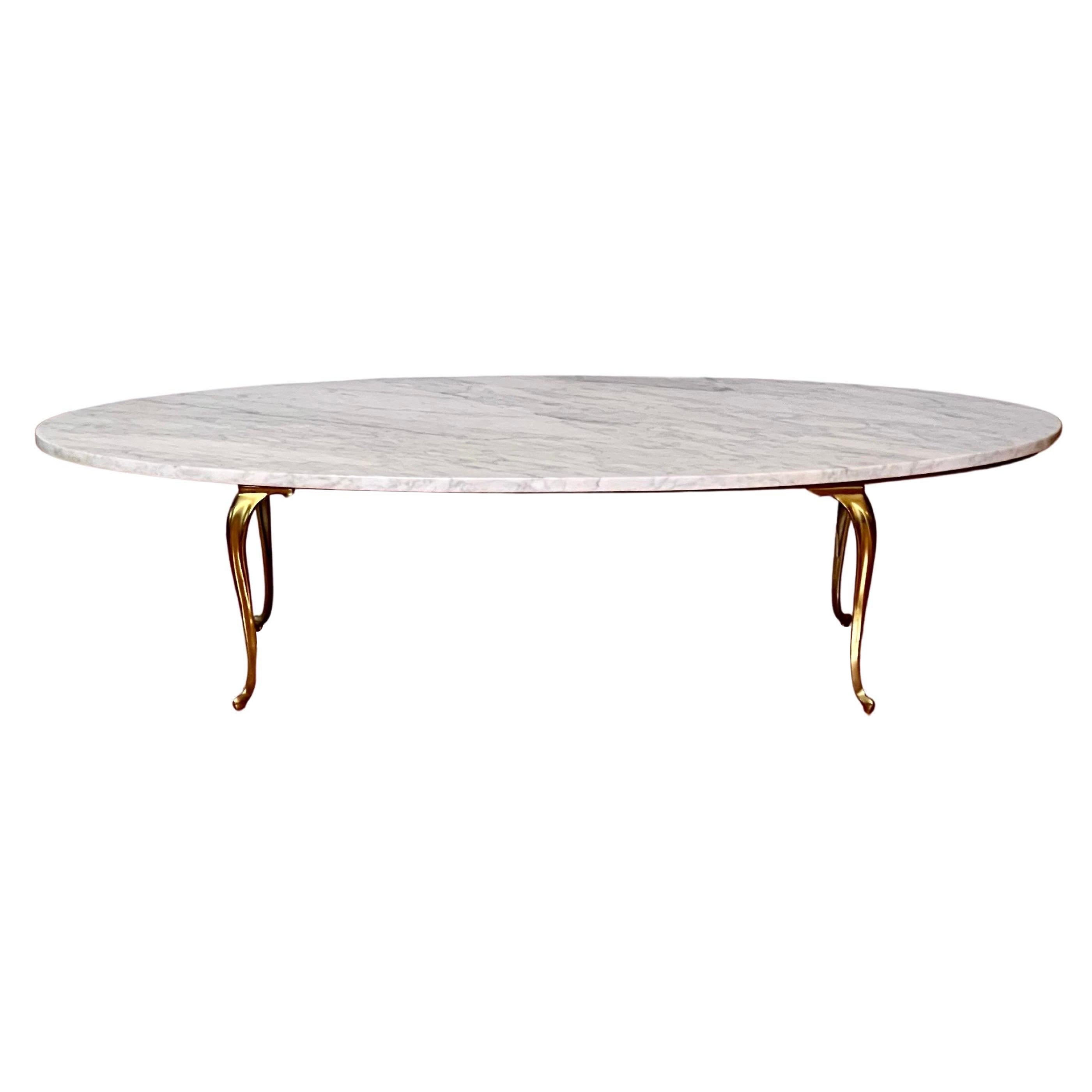 Table basse ovale italienne en laiton et marbre en vente