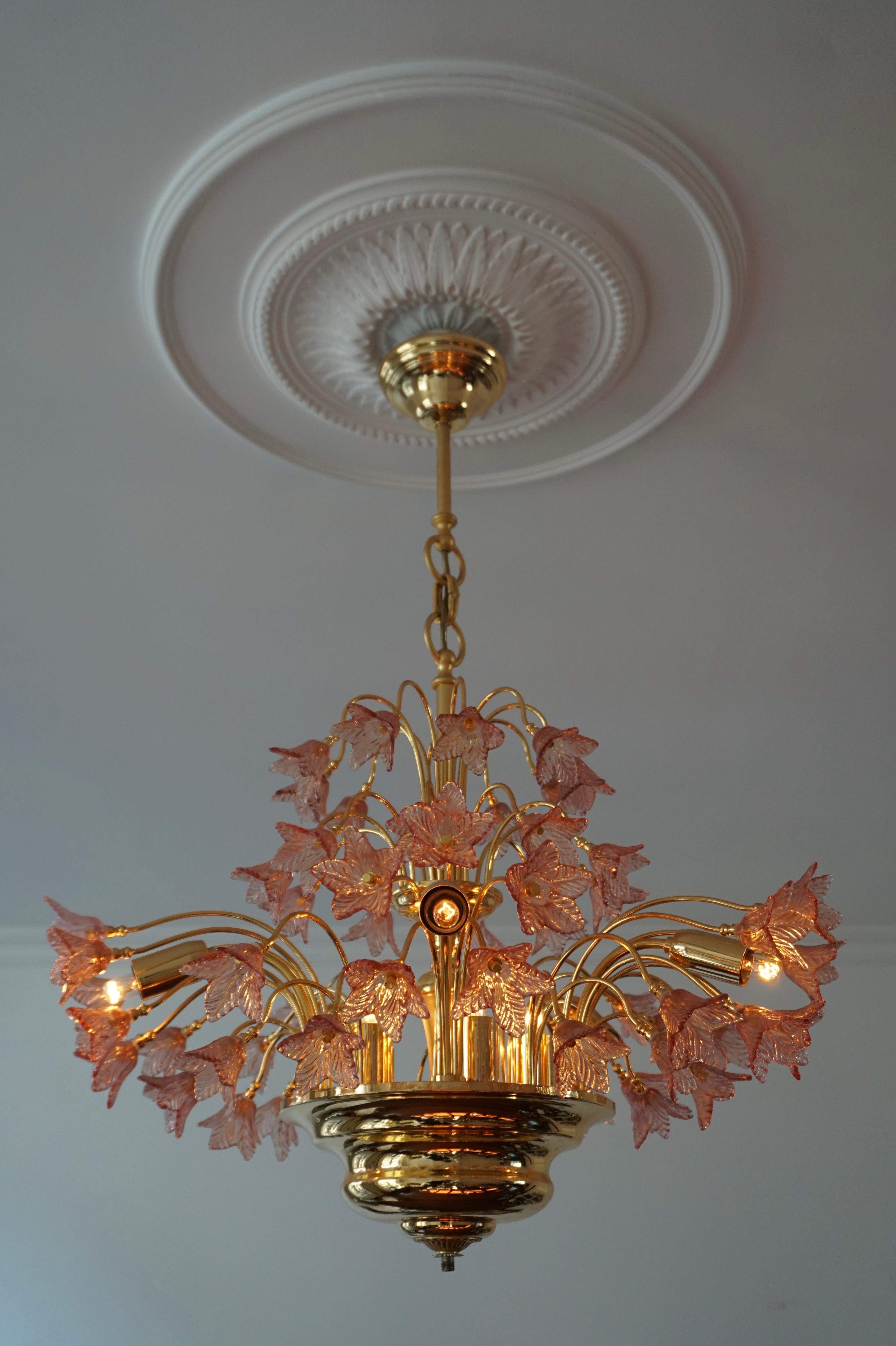 Italian Brass and Murano Glass Flower Chandelier In Good Condition For Sale In Antwerp, BE