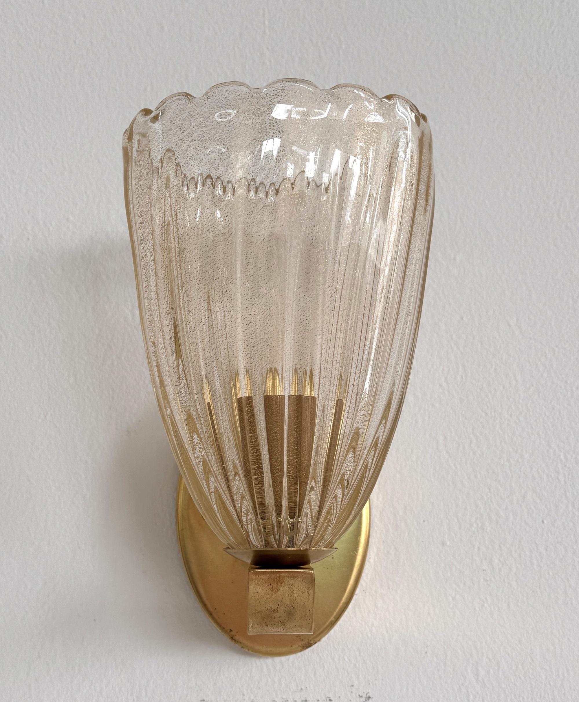 Apliques o candelabros italianos de latón y cristal de Murano en estilo Art Déco, años 1990 en venta 3