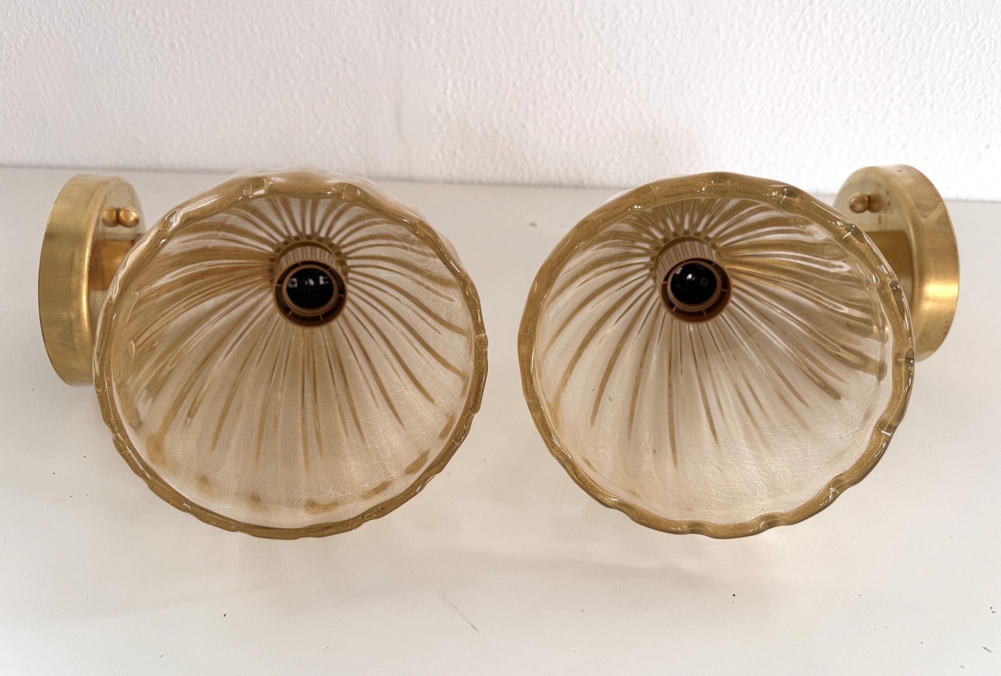 Apliques o candelabros italianos de latón y cristal de Murano en estilo Art Déco, años 1990 en venta 4