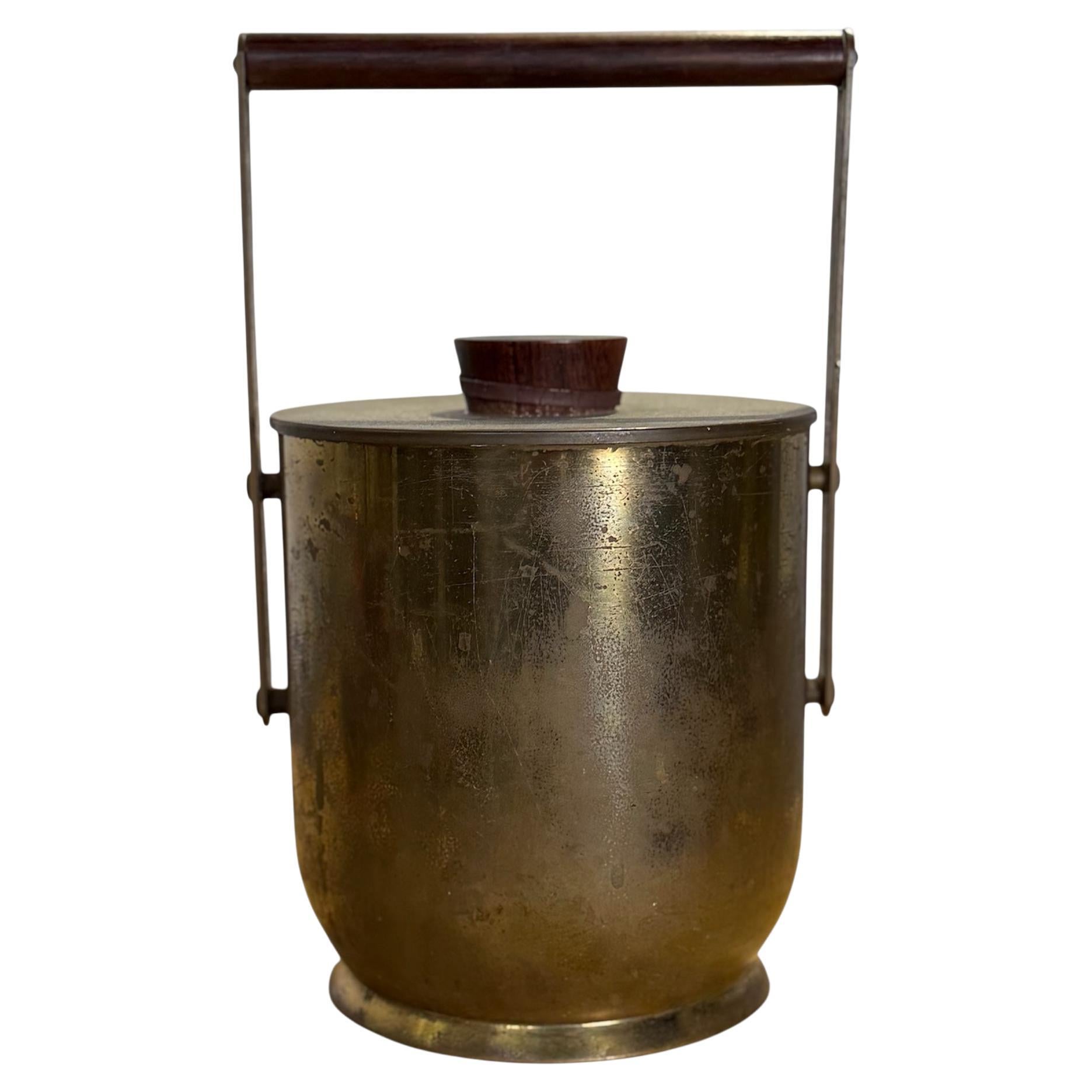 Secchiello per il ghiaccio italiano in ottone e legno di rosa del Medioevo