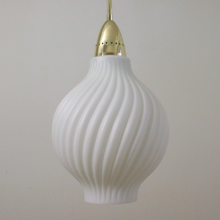 Italian Brass and Satin Opaline Glass Pendant Attributed to Arredoluce, 1950s For Sale 5