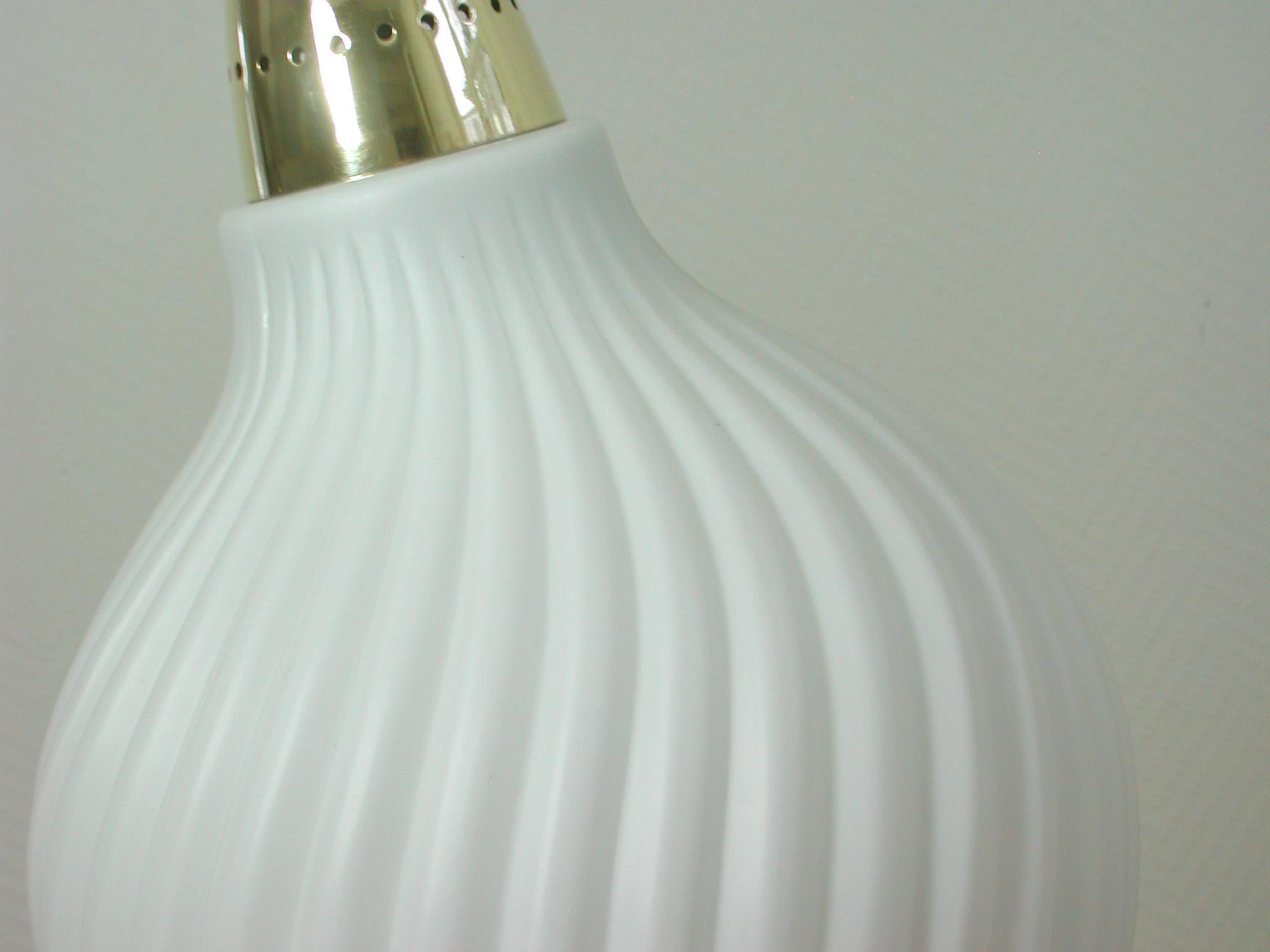 Italian Brass and Satin Opaline Glass Pendant Attributed to Arredoluce, 1950s For Sale 7