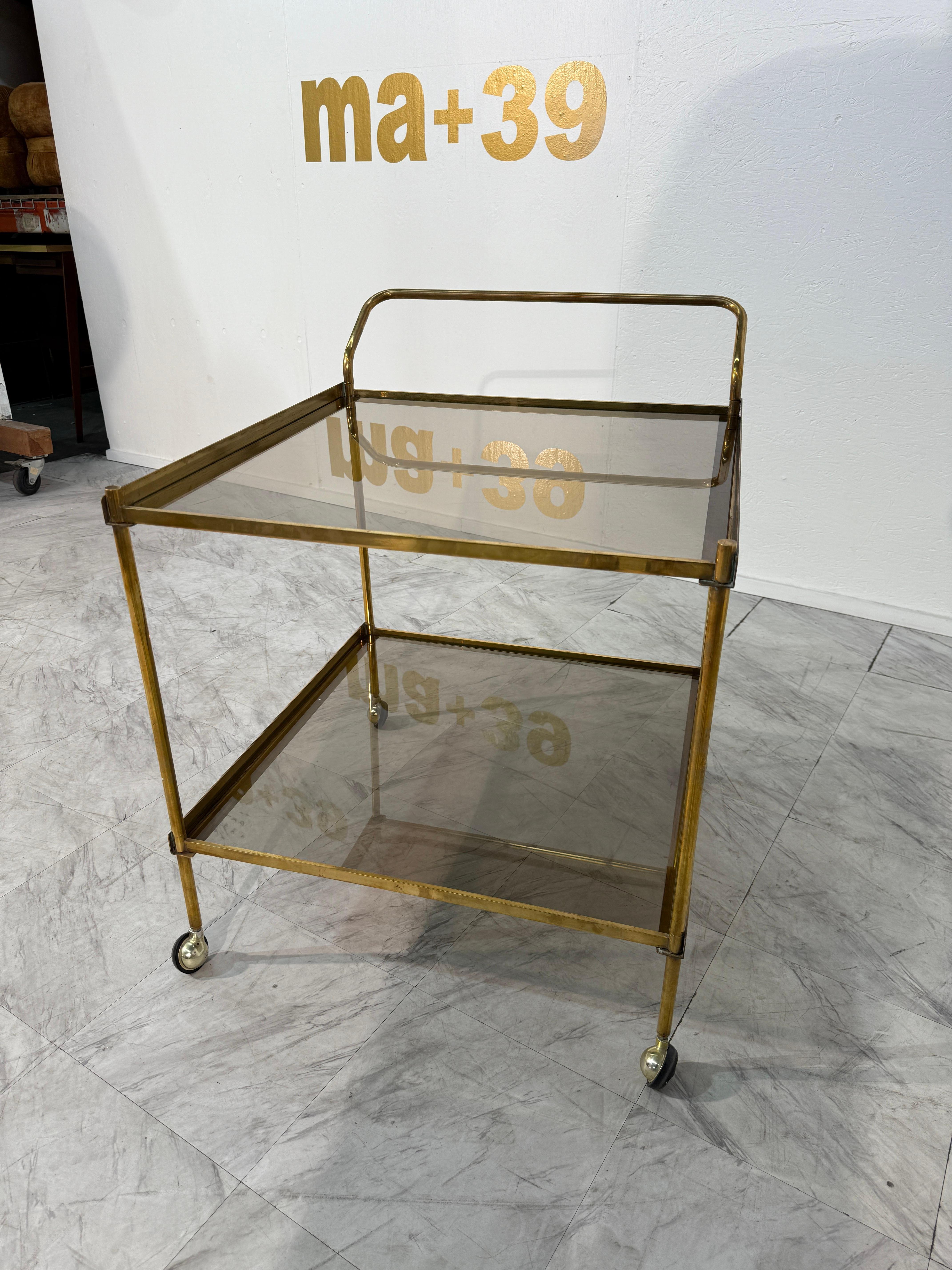 Mid-Century Modern Italian Brass and Smoked Glass Bar Cart, 1970s en vente