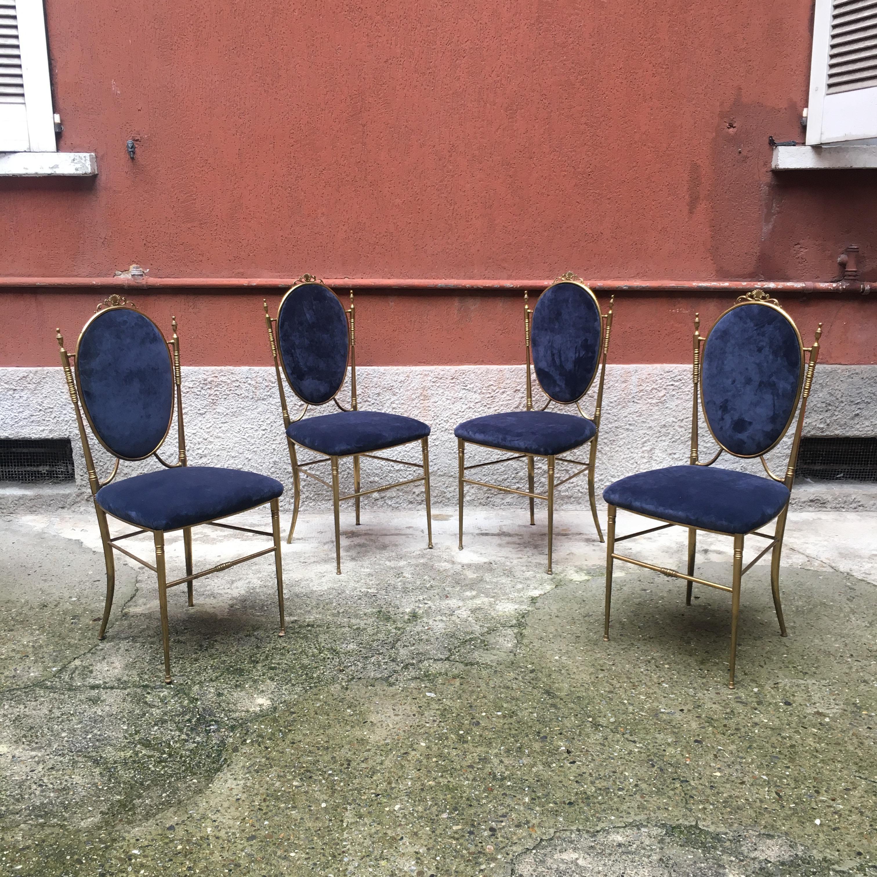 Italian Brass and Velvet Dining Room Chairs, 1940s
Four chairs with solid brass structure and blue velvet padding
Restructured and covered with a new fabric
Very good condition
Measures 42x42x99 and seat height 46 cm