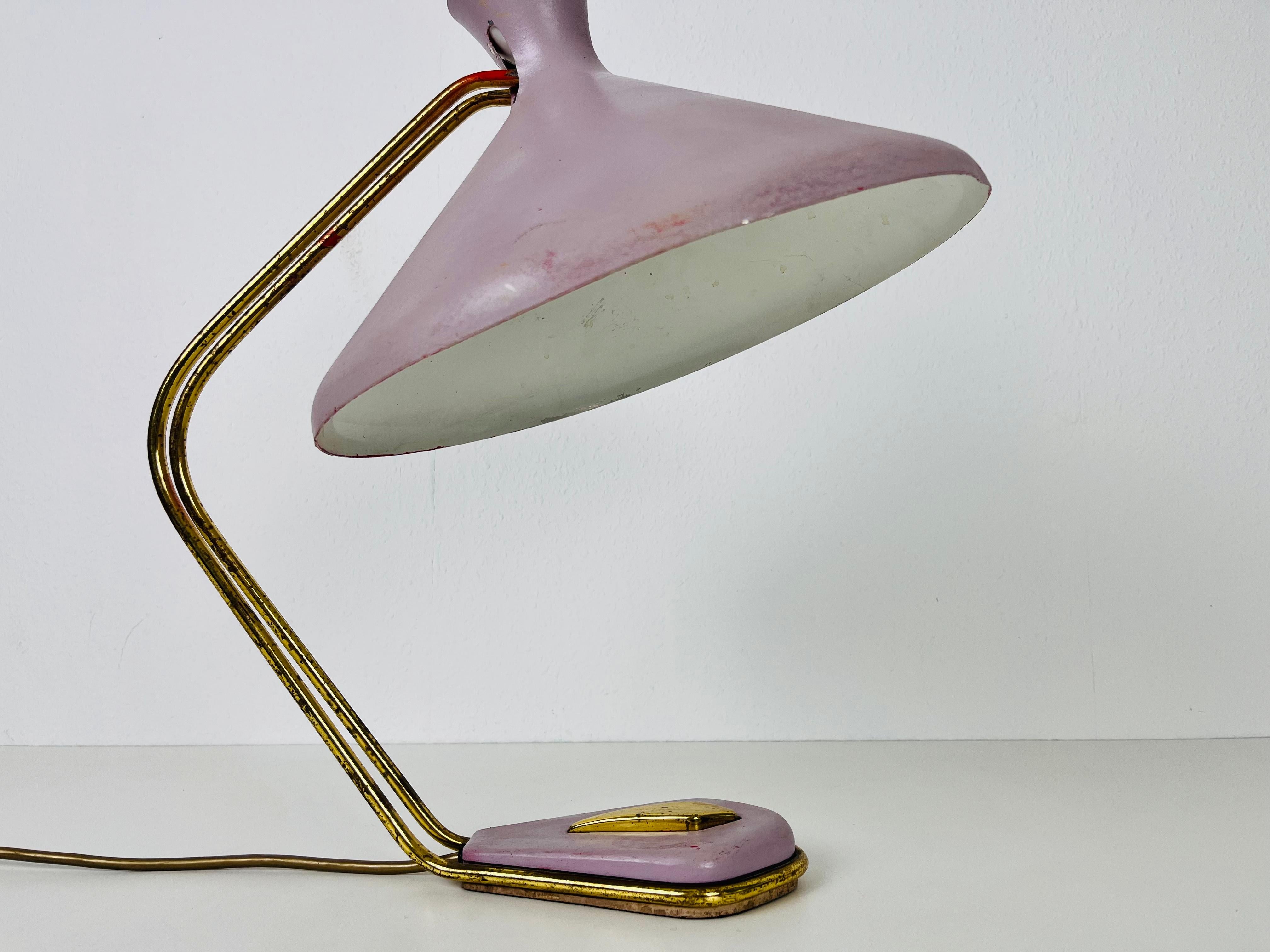 Italian Brass and Violet Table Lamp, 1960s, Italy In Good Condition For Sale In Hagenbach, DE