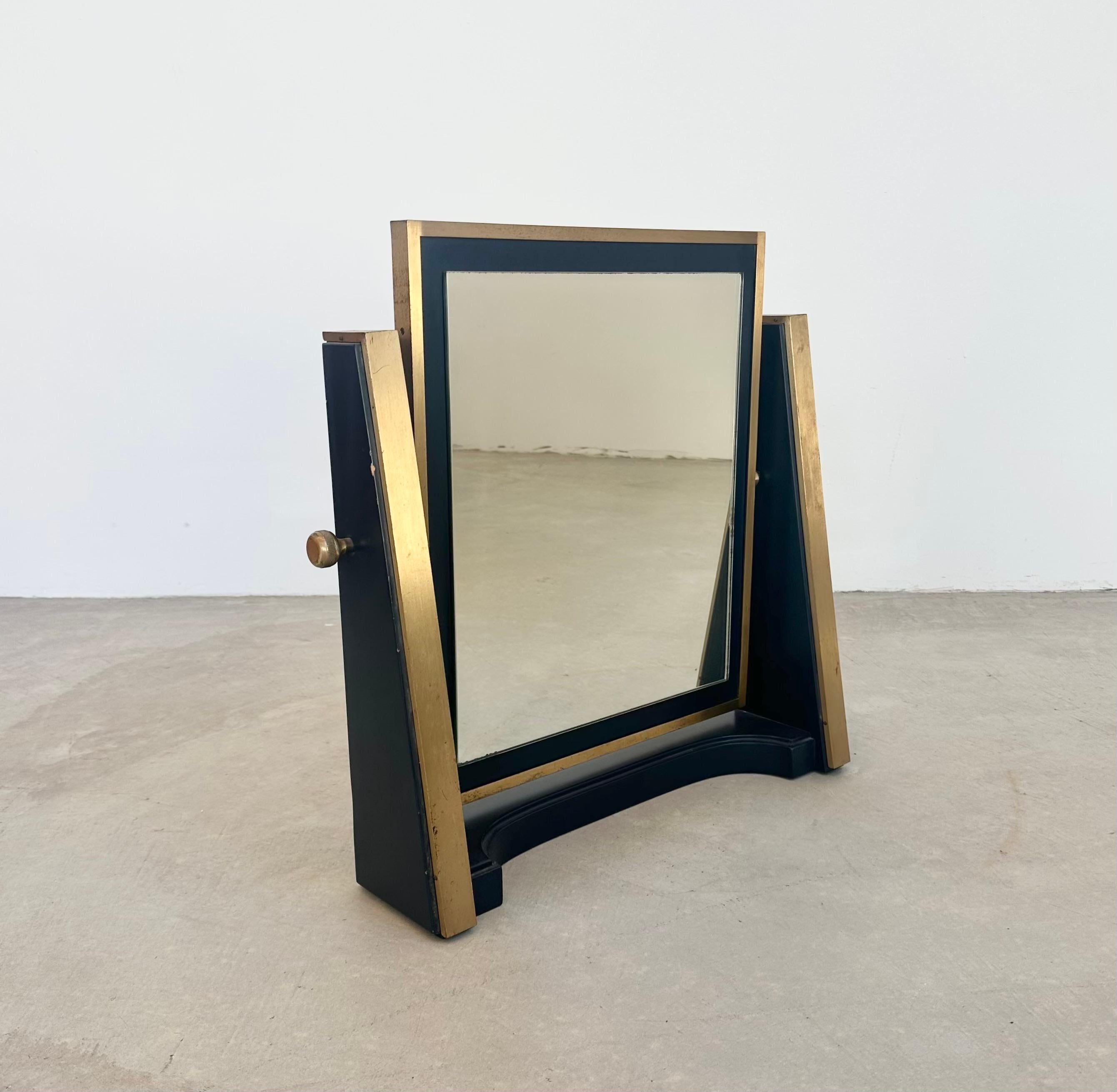 Miroir de table italien en laiton et bois en vente 7