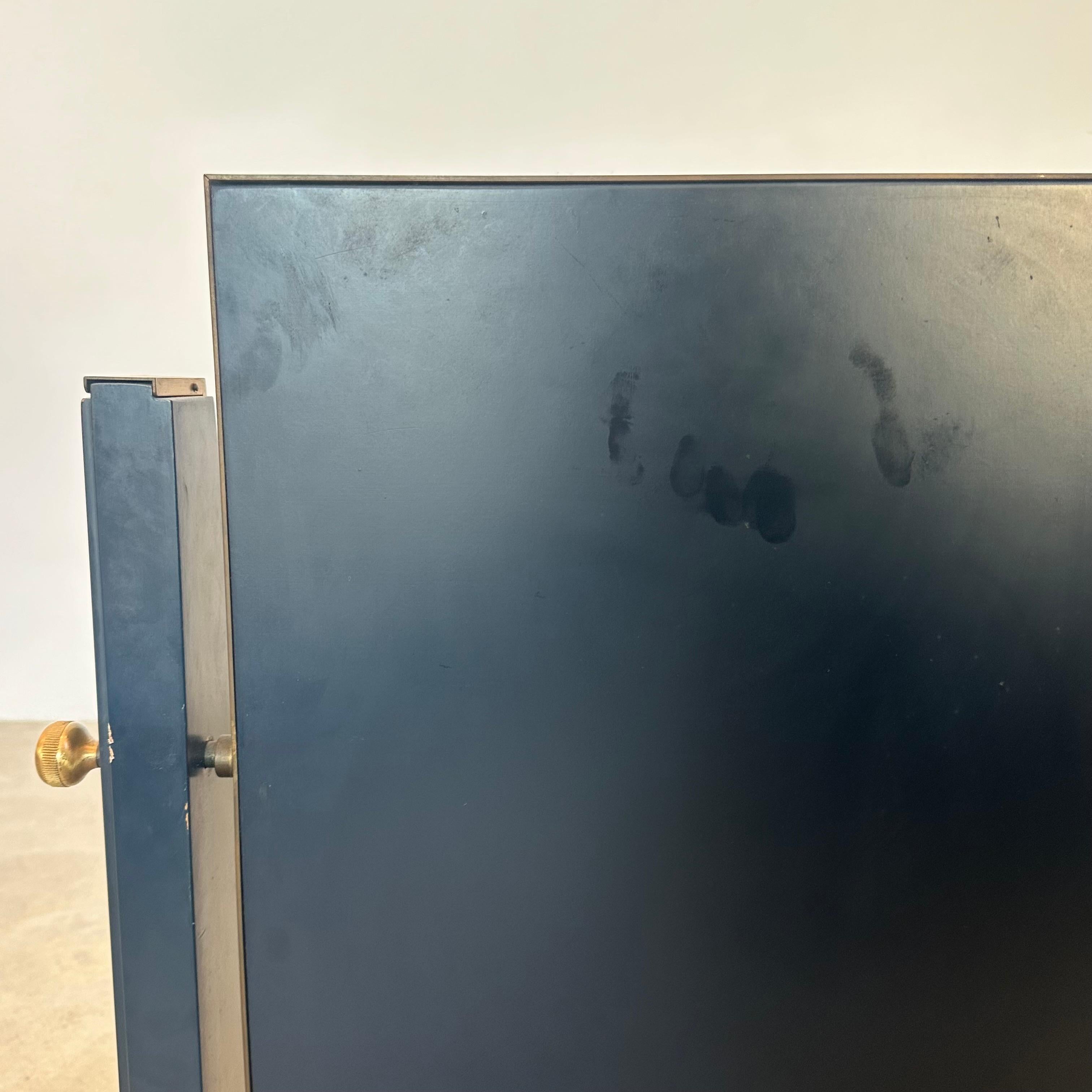 Miroir de table italien en laiton et bois en vente 11