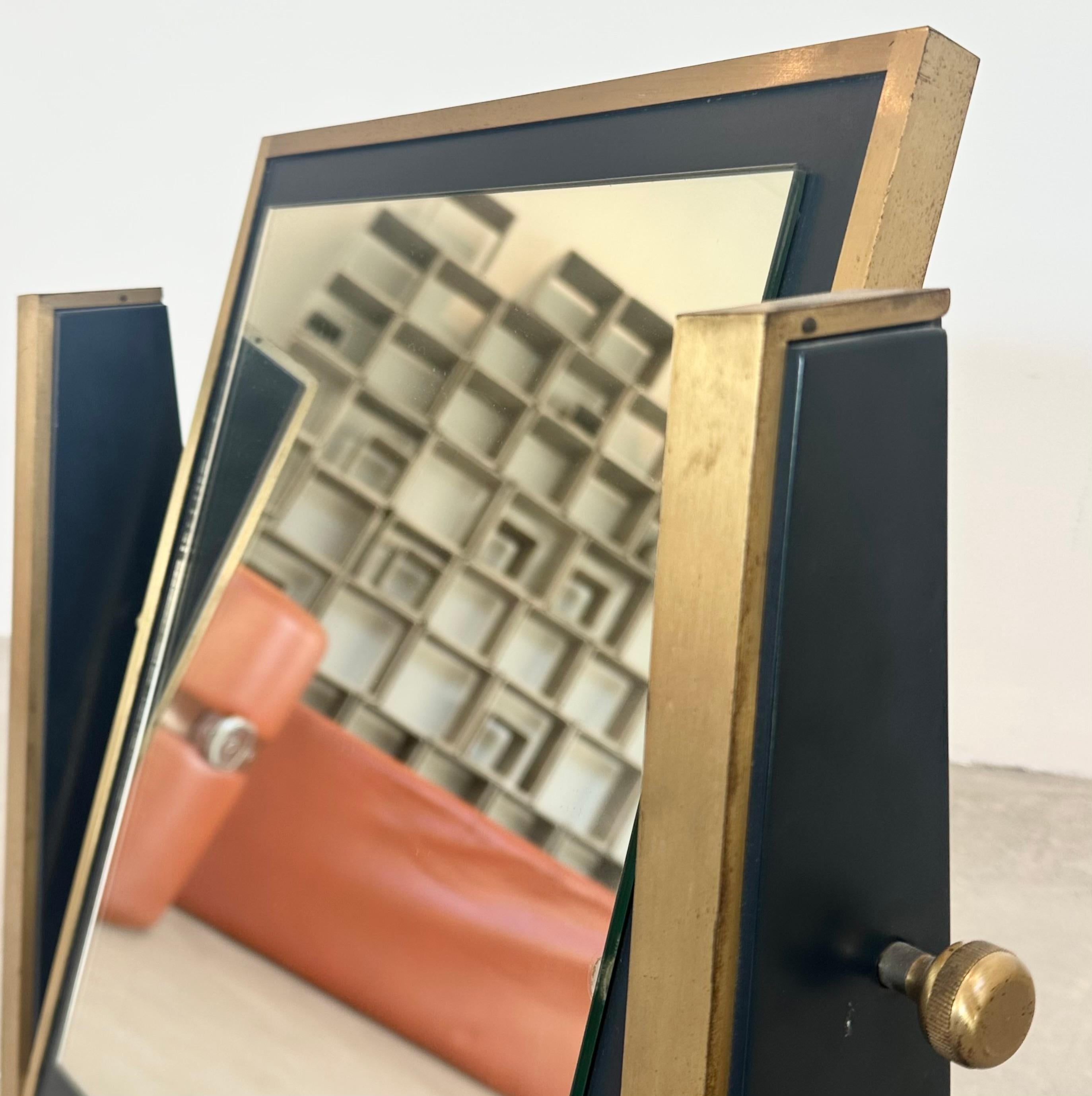 Miroir de table italien en laiton et bois en vente 5
