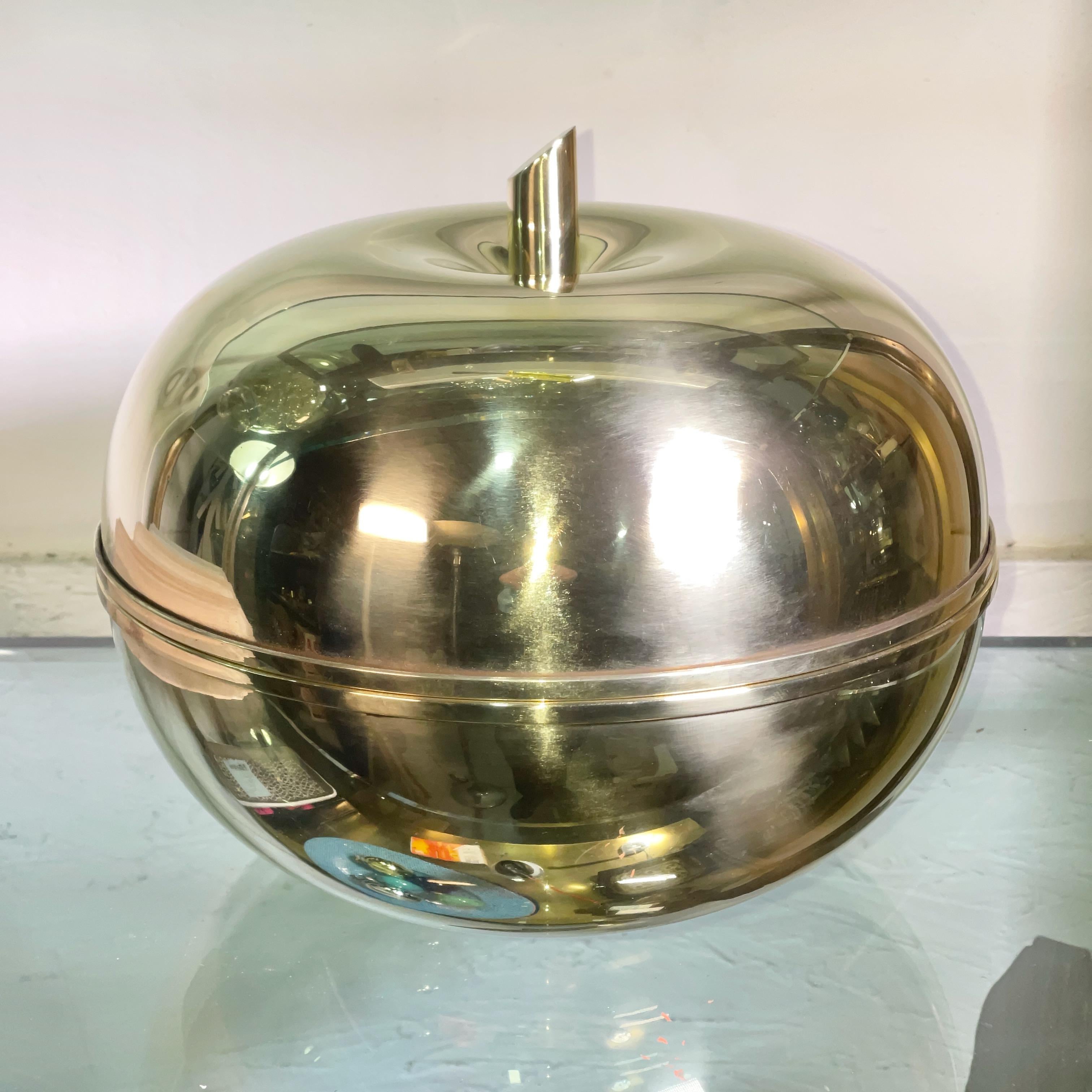 Luciano Frigerio Brass Apple Ice Bucket In Good Condition For Sale In Hanover, MA
