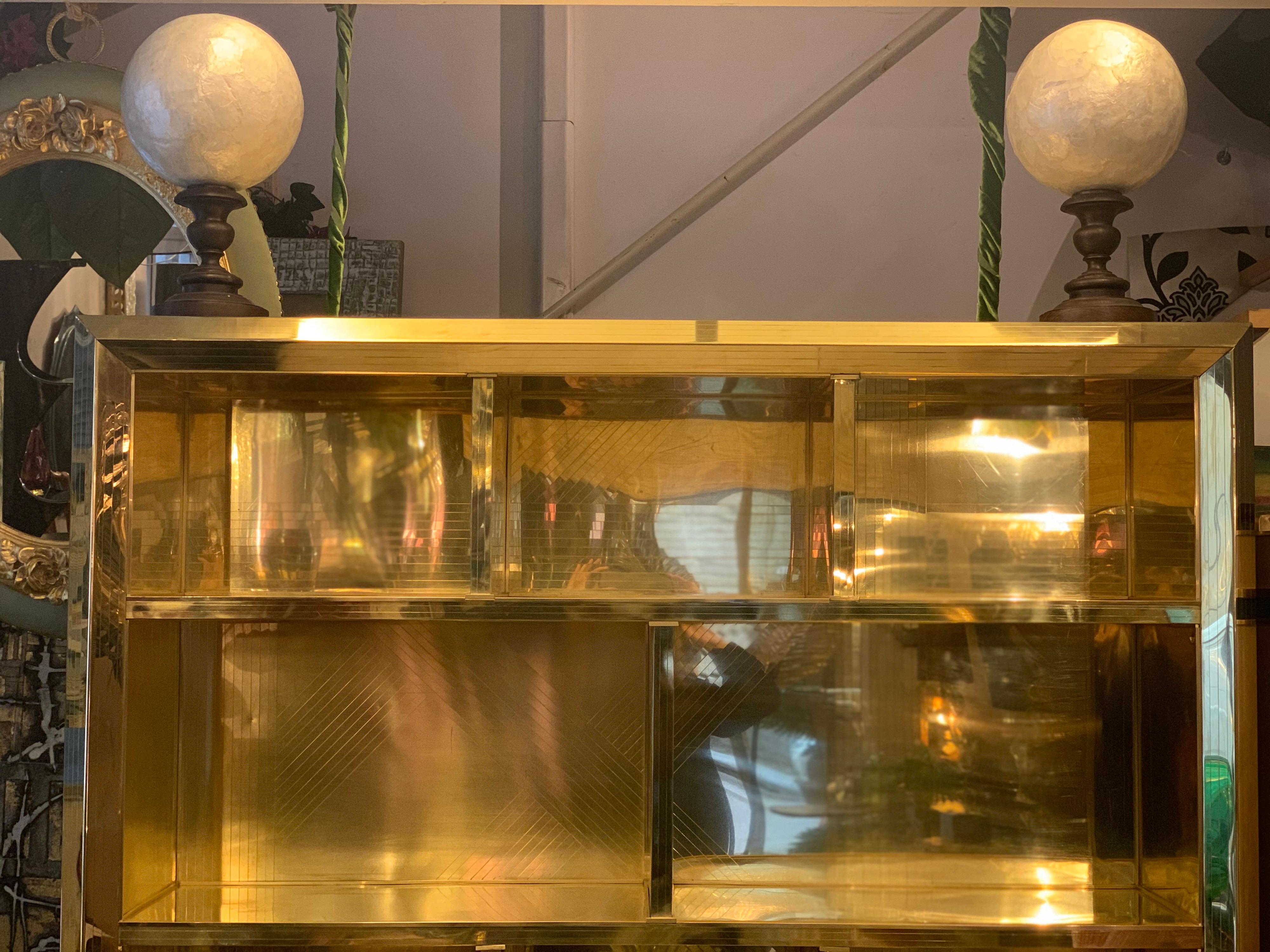 Italian Brass Bookcase, 1980s In Good Condition In Florence, IT