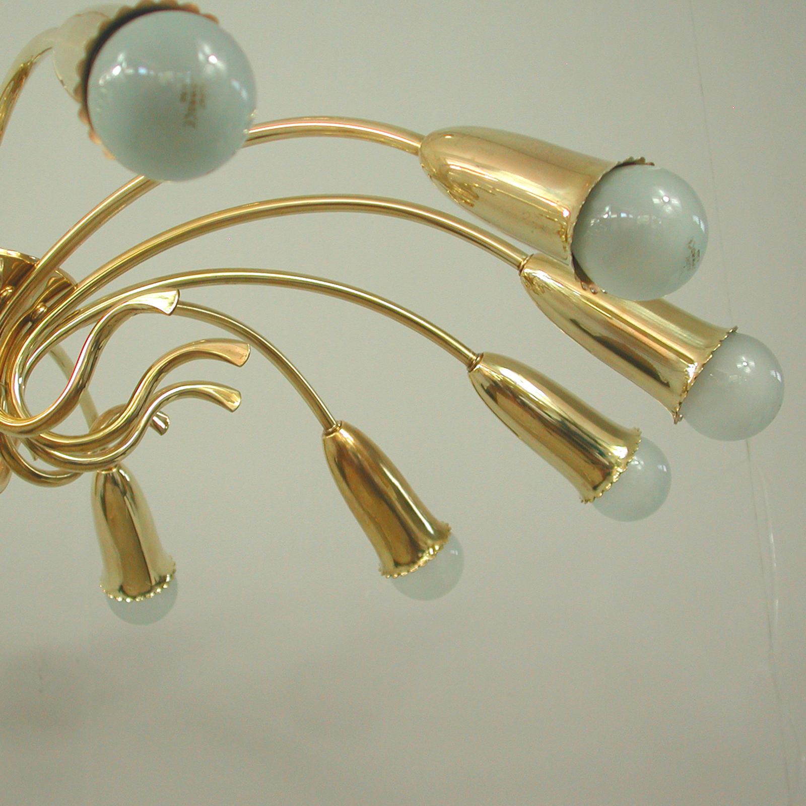 Mid-20th Century Italian Brass Botanical 12 Light Chandelier, 1950s