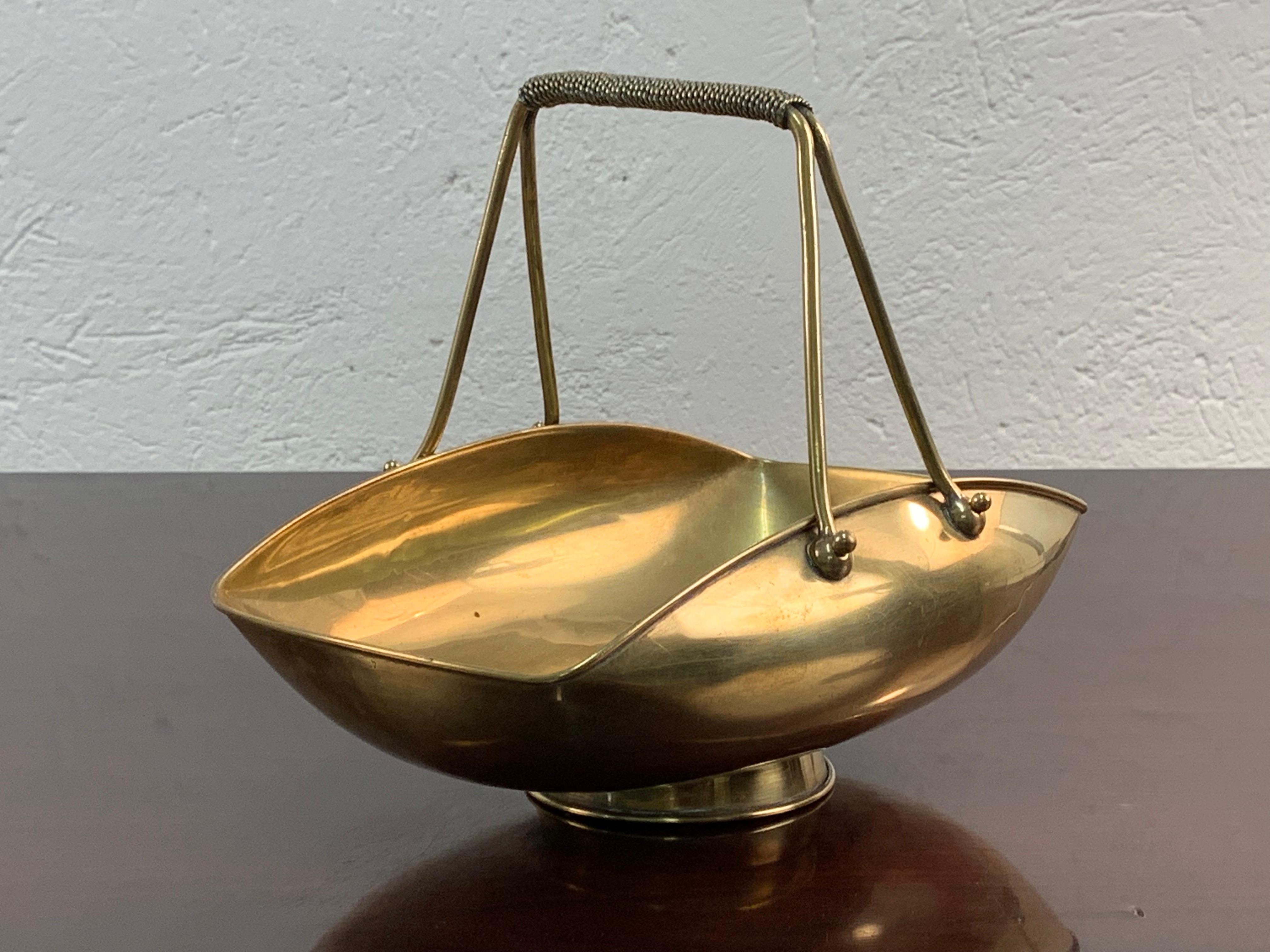 Italian Brass Centerpiece from the 1950s, Bowl, Italy, 1950s For Sale 2