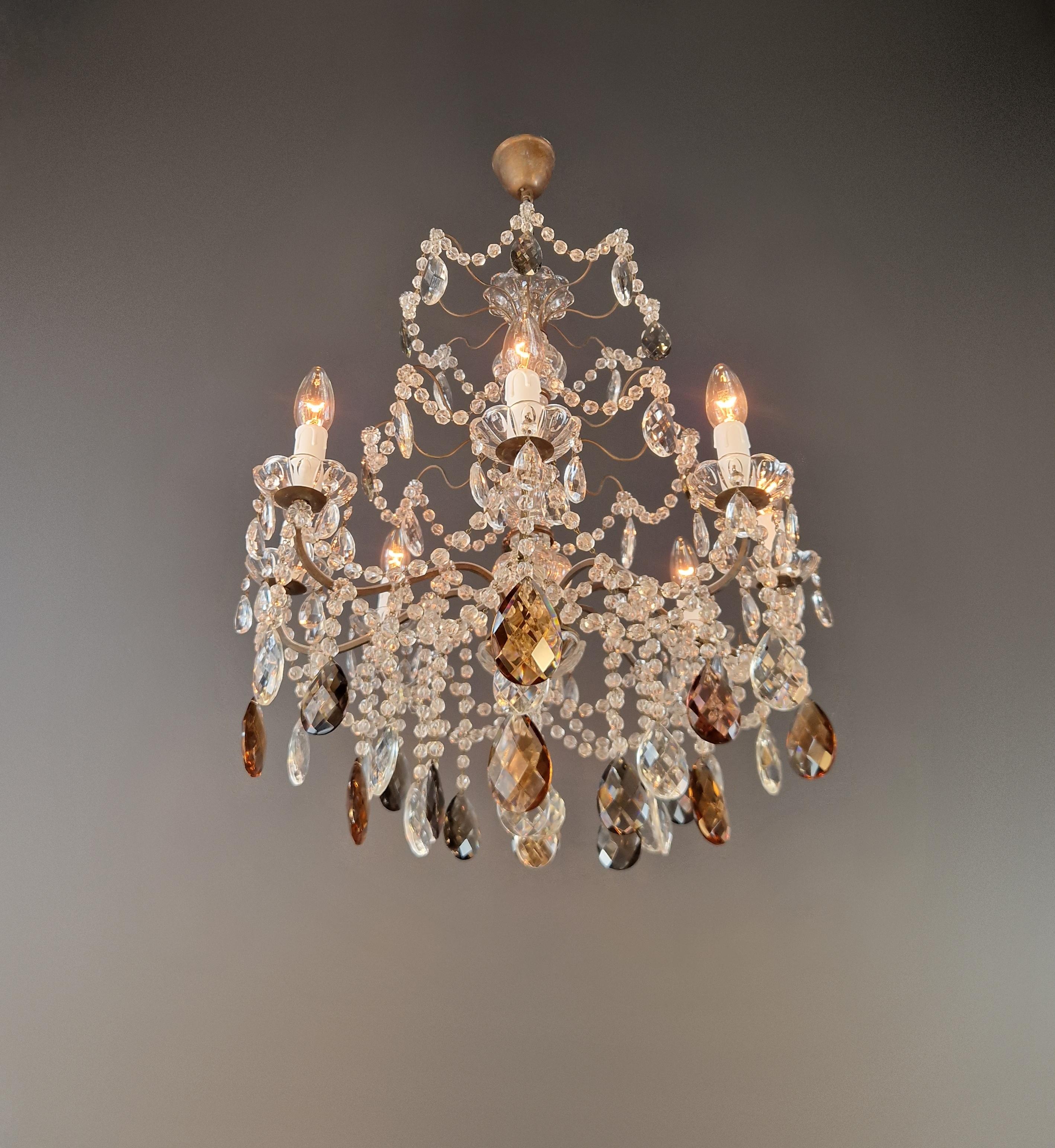 Annodato a mano Lampadario in ottone italiano 1920 con cristalli annodati a mano in ambra, grigio fumo, trasparente in vendita