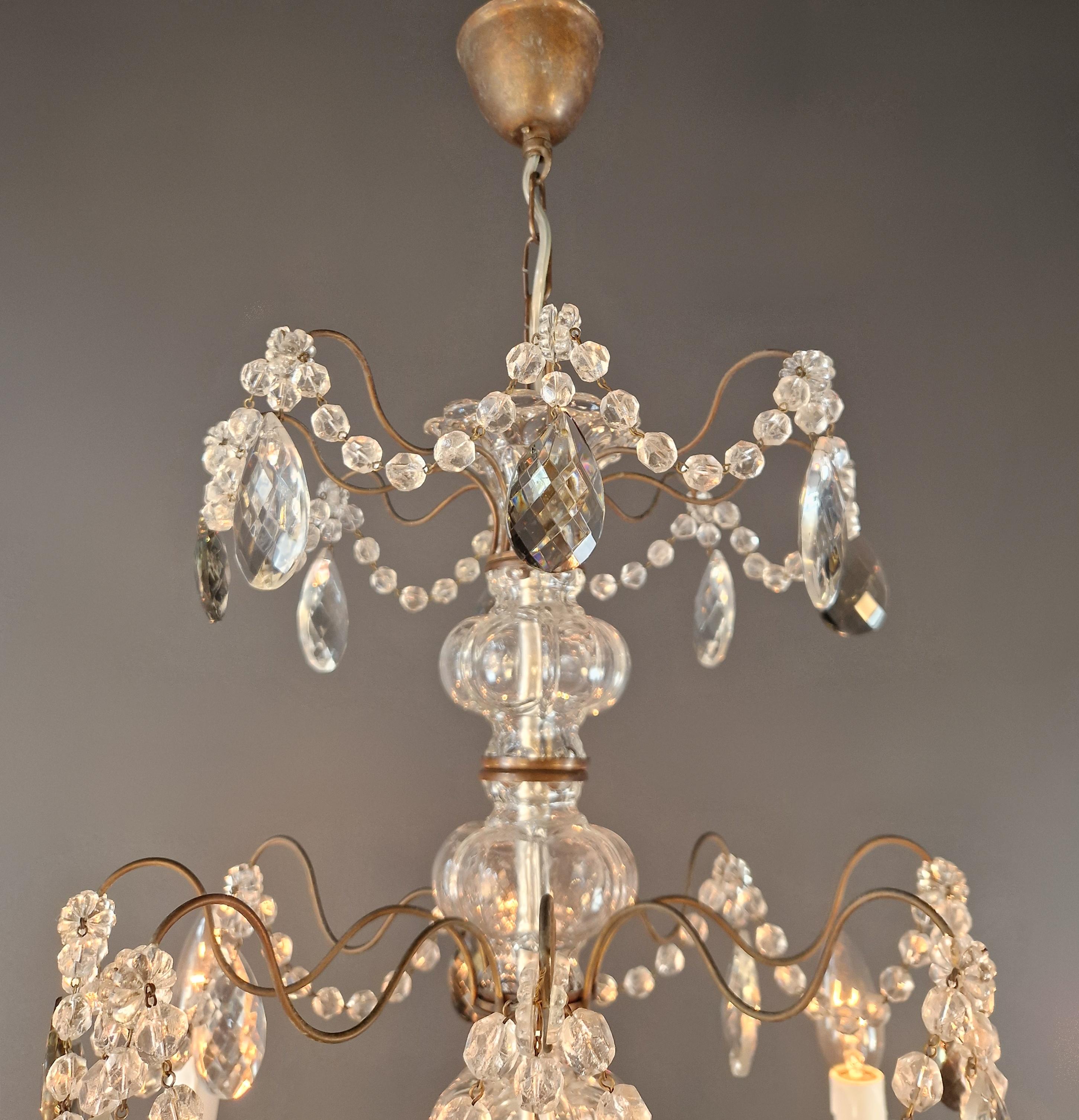 Lampadario in ottone italiano 1920 con cristalli annodati a mano in ambra, grigio fumo, trasparente in vendita 1