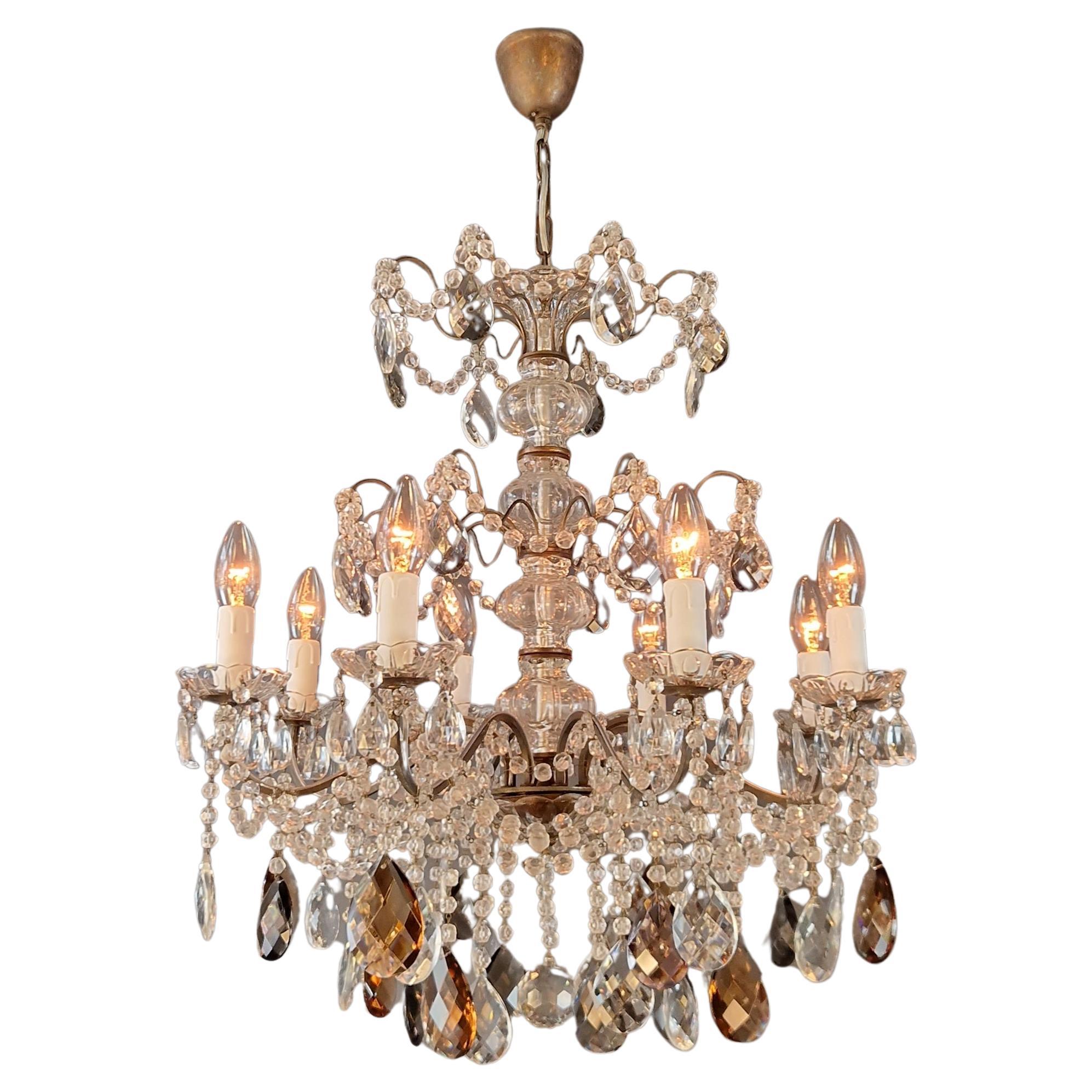 Lampadario in ottone italiano 1920 con cristalli annodati a mano in ambra, grigio fumo, trasparente in vendita