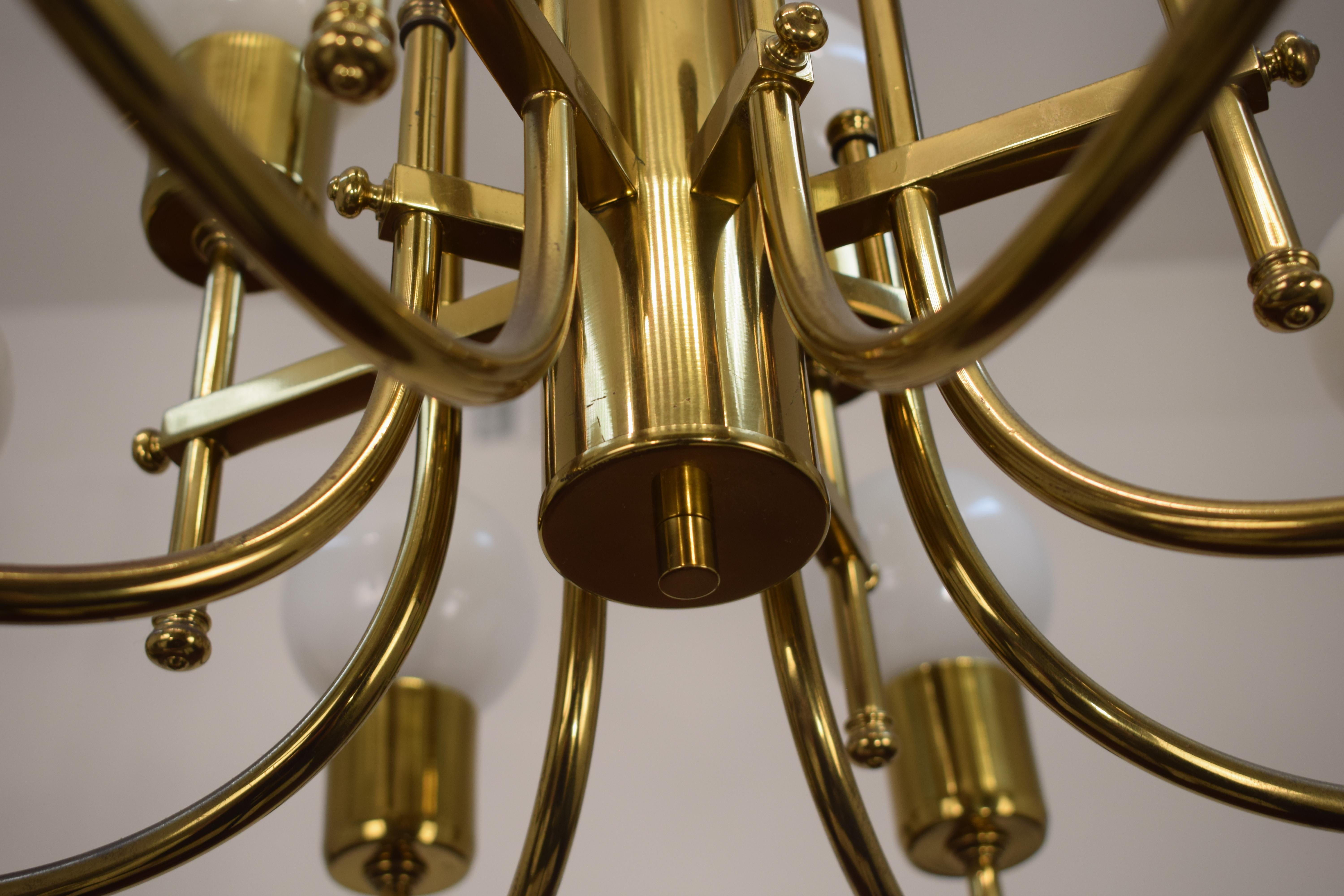 Mid-Century Modern Italian Brass Chandelier, 1960s For Sale