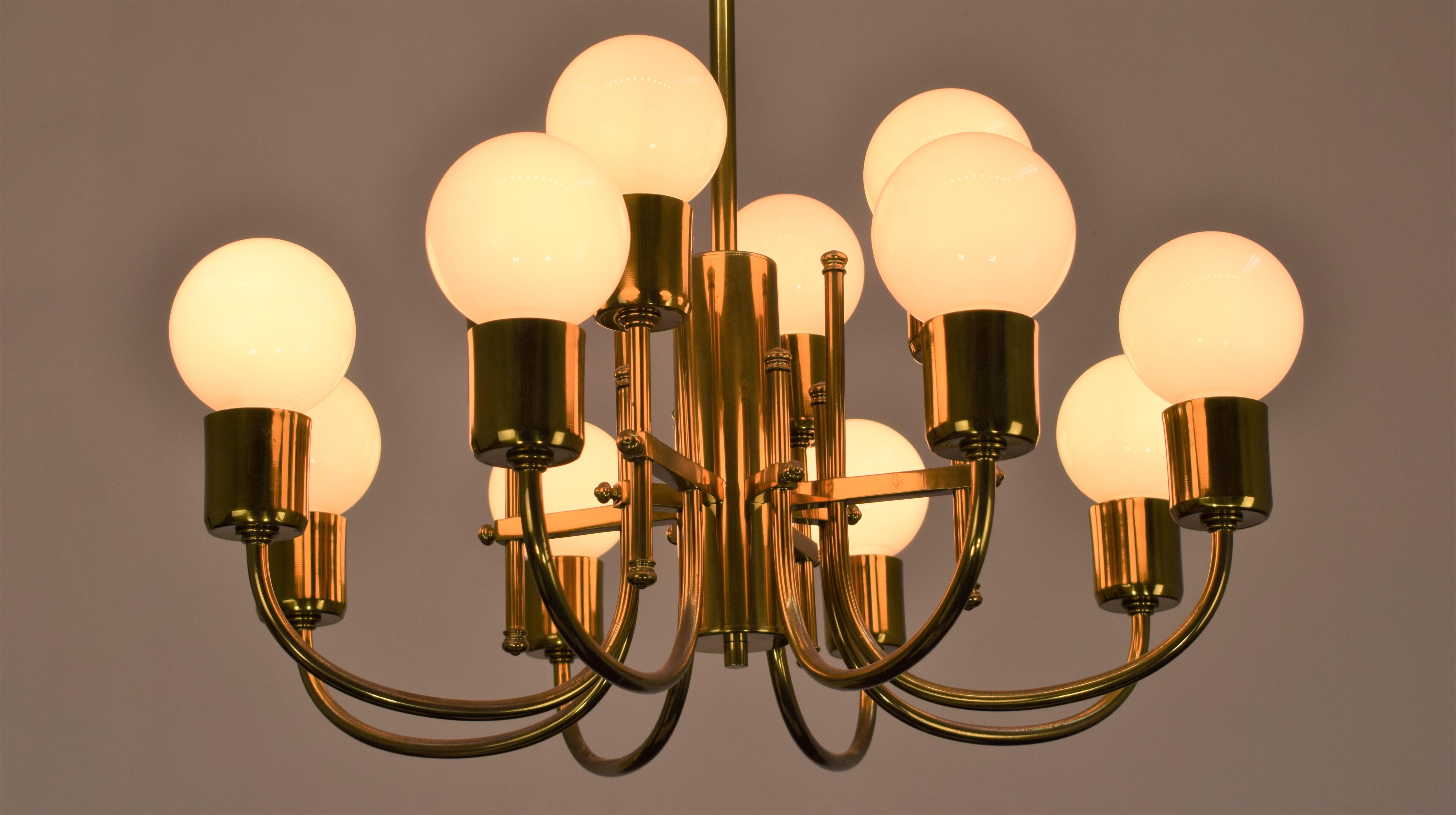 Italian Brass Chandelier, 1960s For Sale 3