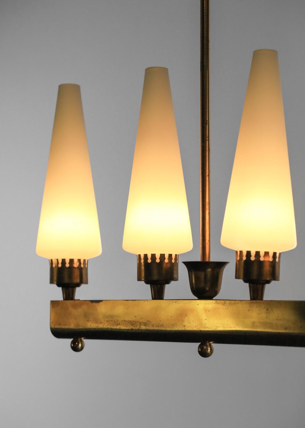 Italian brass chandelier from the 40's or 50's glass 4 cones  In Good Condition For Sale In Lyon, FR