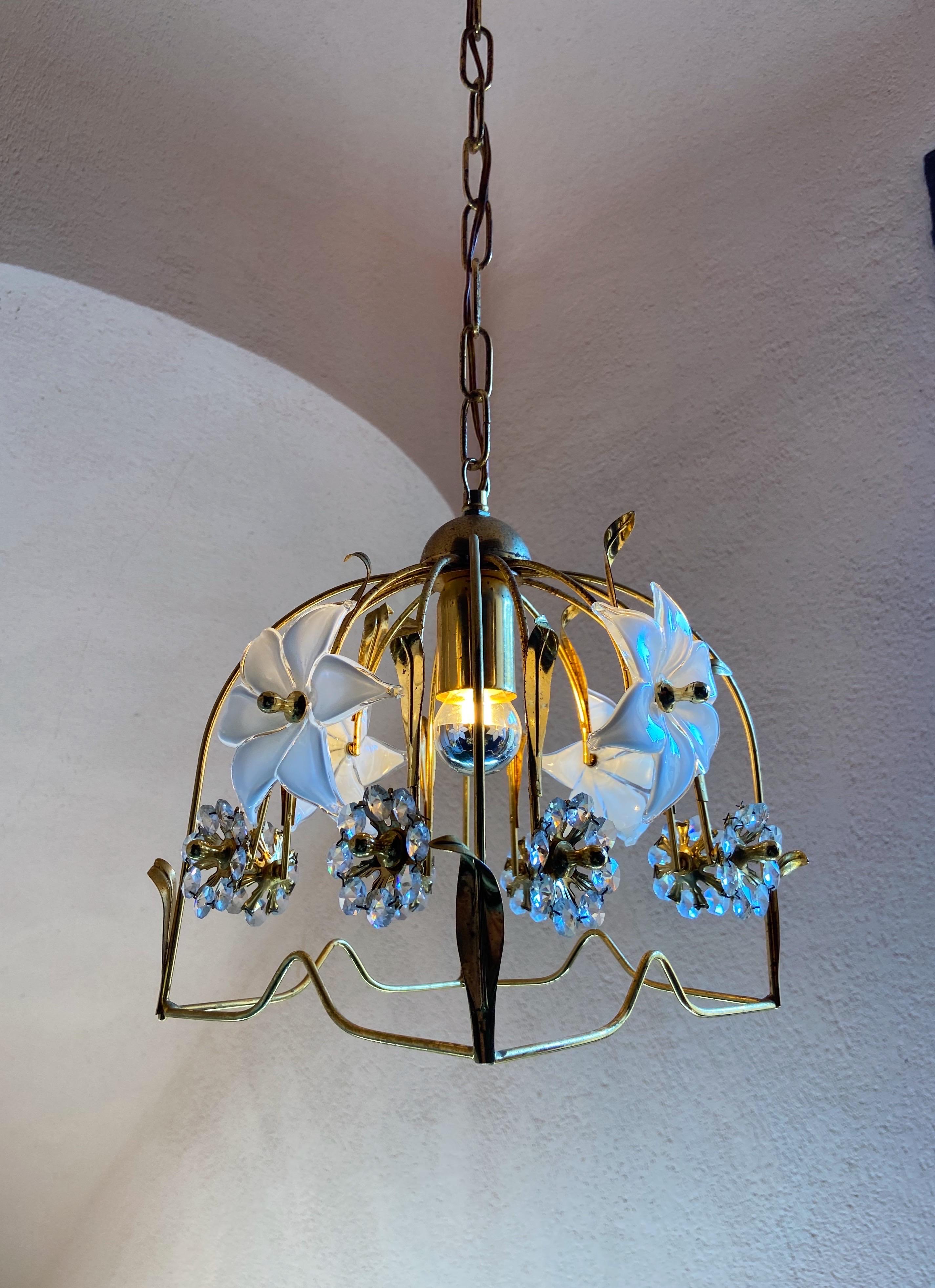 20th Century Italian Brass Chandelier with Murano Glass Flowers and Crystals For Sale