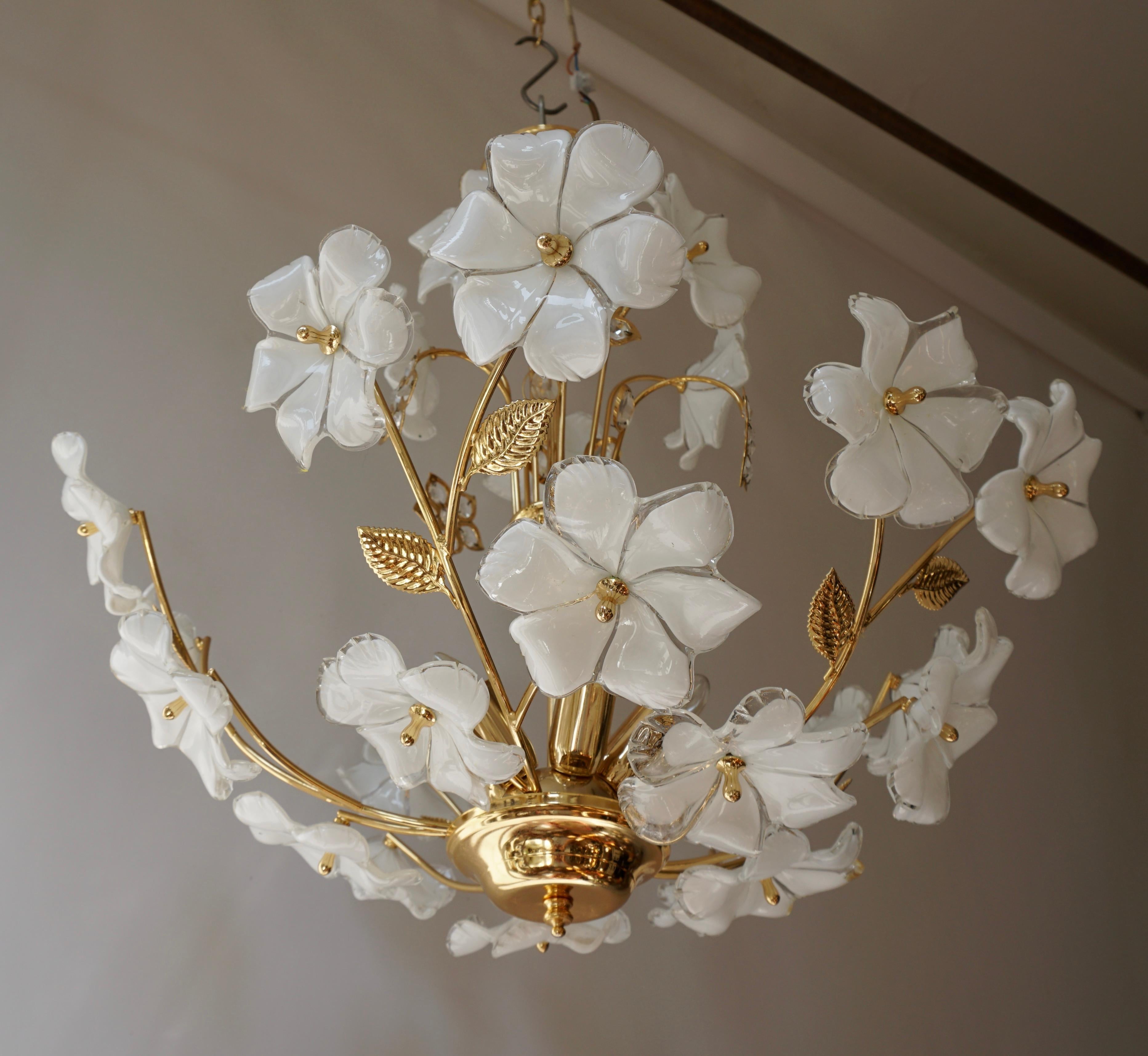 Italian Brass Chandelier with White Murano Glass and Crystal Flowers In Good Condition In Antwerp, BE