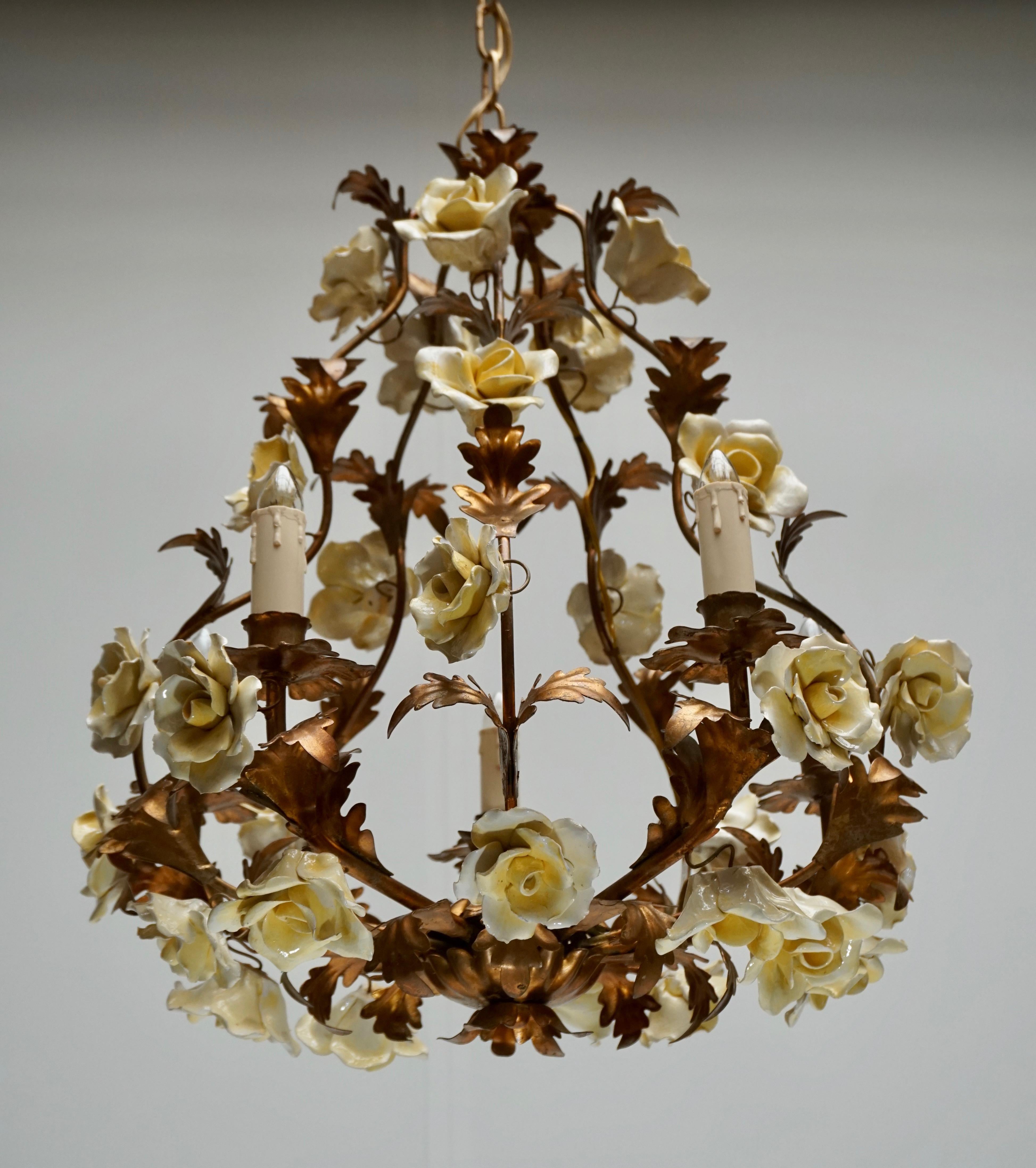 Italian Brass Tole Chandelier with Yellow Porcelain Flowers For Sale 1