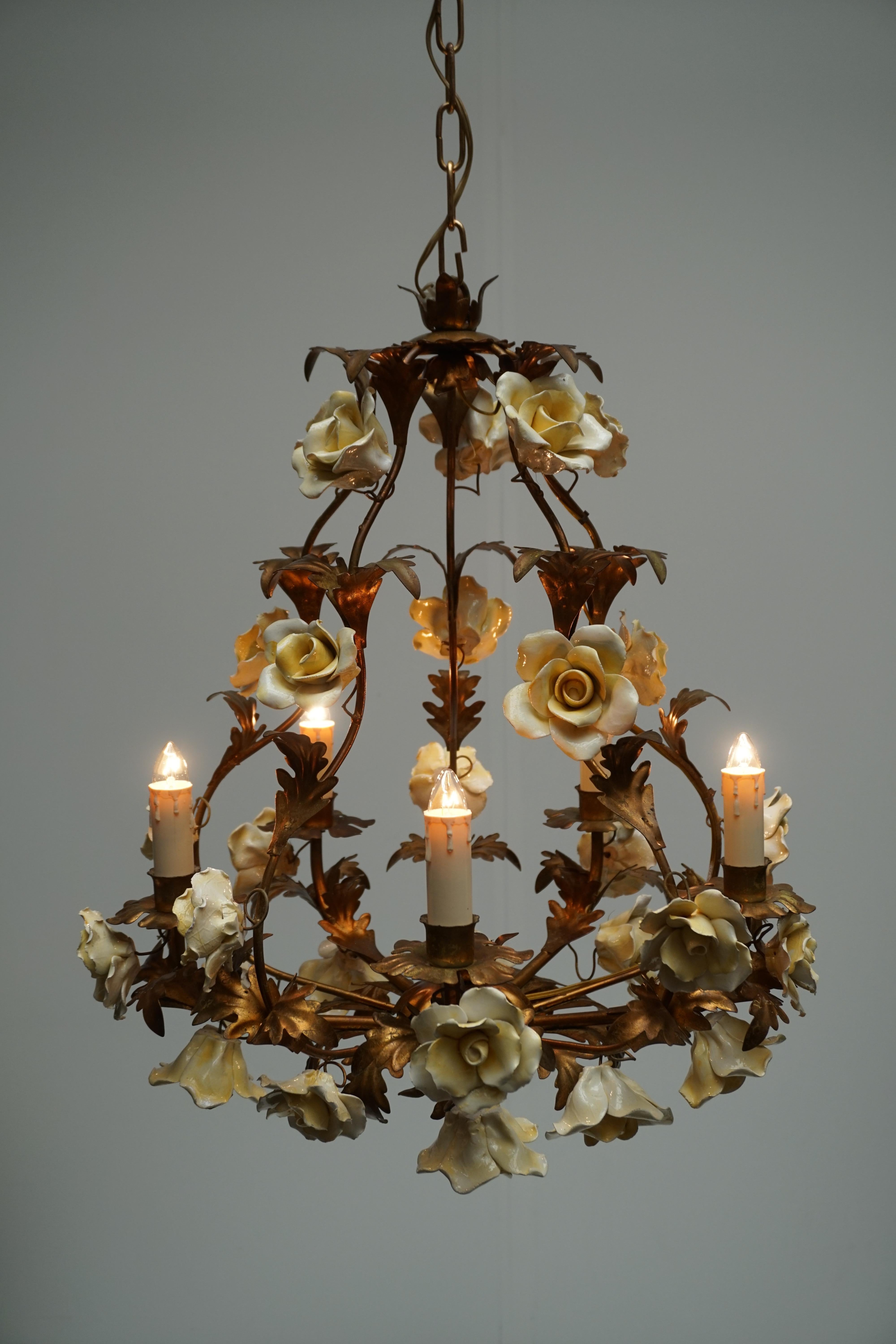 Italian Brass Tole Chandelier with Yellow Porcelain Flowers For Sale 5