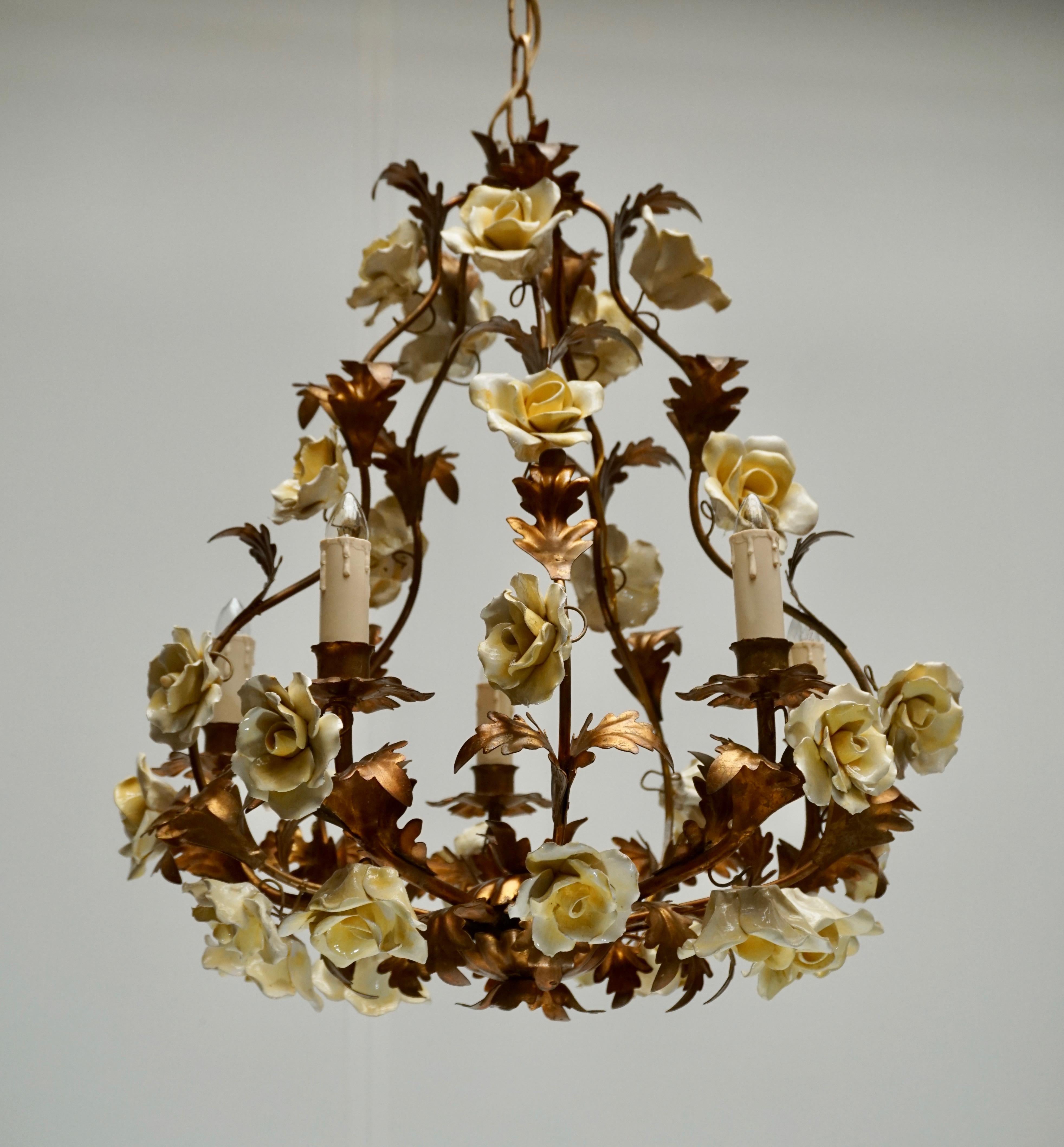 Italian Brass Tole Chandelier with Yellow Porcelain Flowers For Sale 1