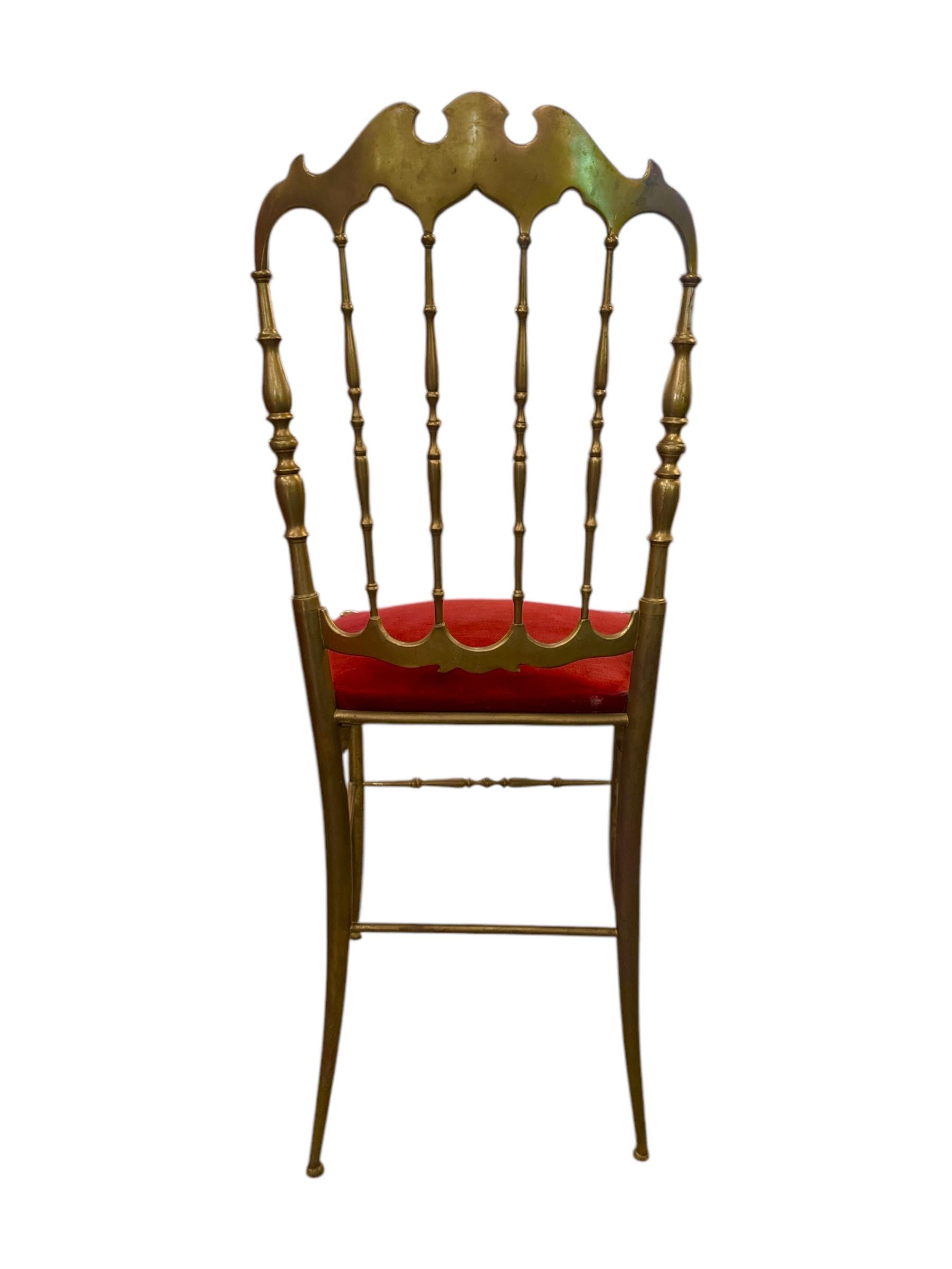 Silla Chiavari Italiana De Latón Con Cojín De Terciopelo Rojo en Bueno estado para la venta en Pasadena, CA
