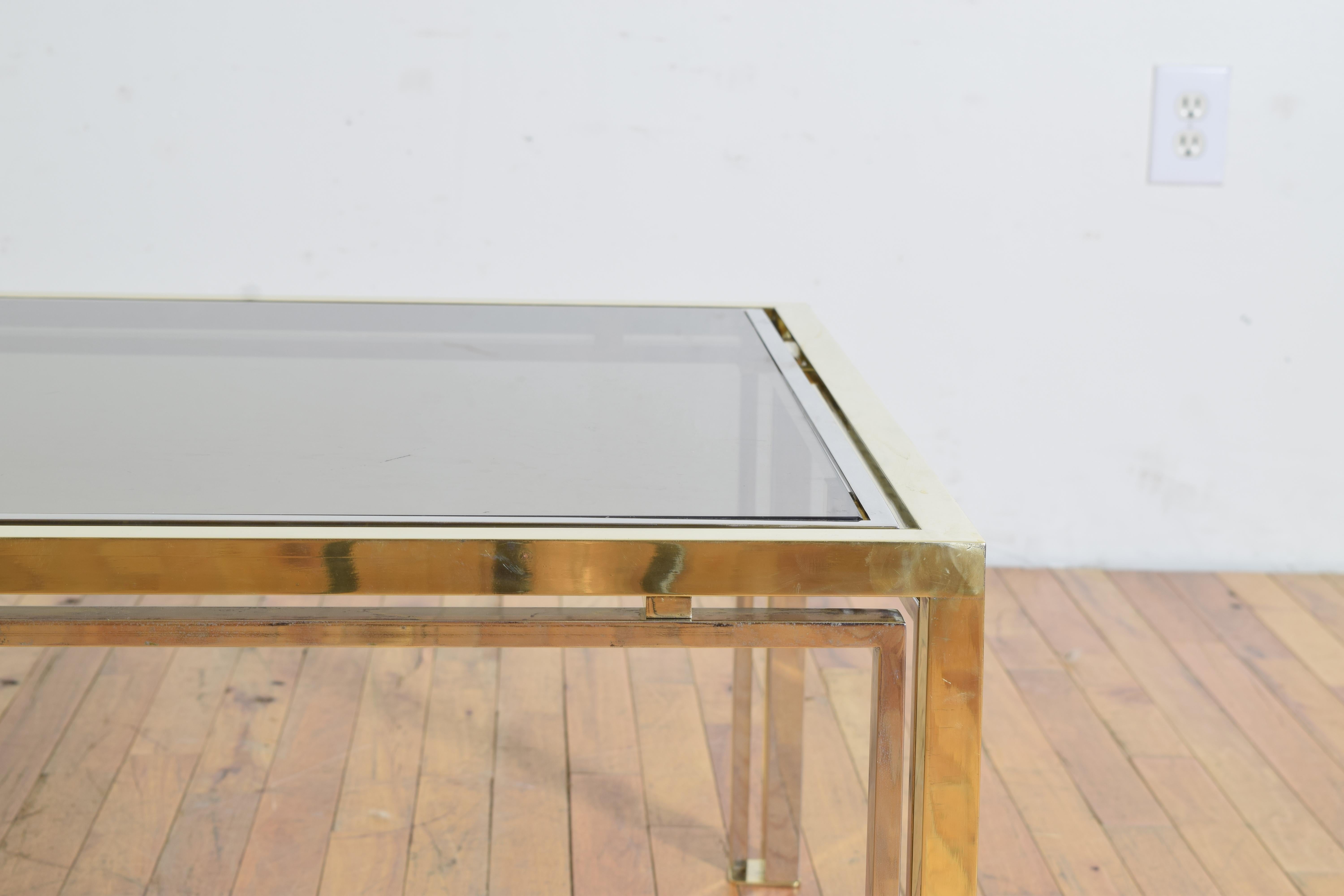 Fin du 20e siècle Table basse italienne en laiton, chrome et verre, vers 1970 en vente