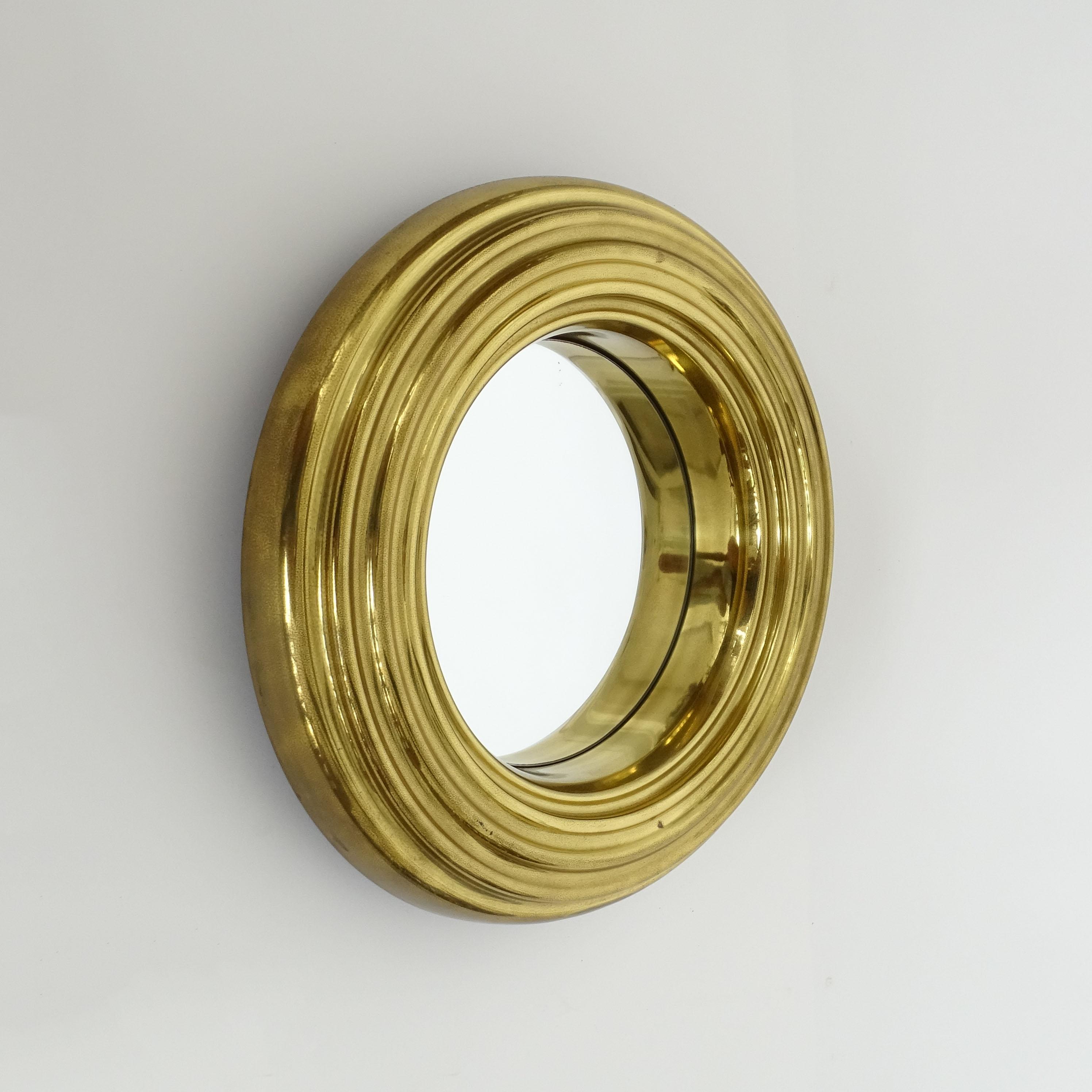 Italian Brass circular wall mirror 1960s In Good Condition For Sale In Milan, IT