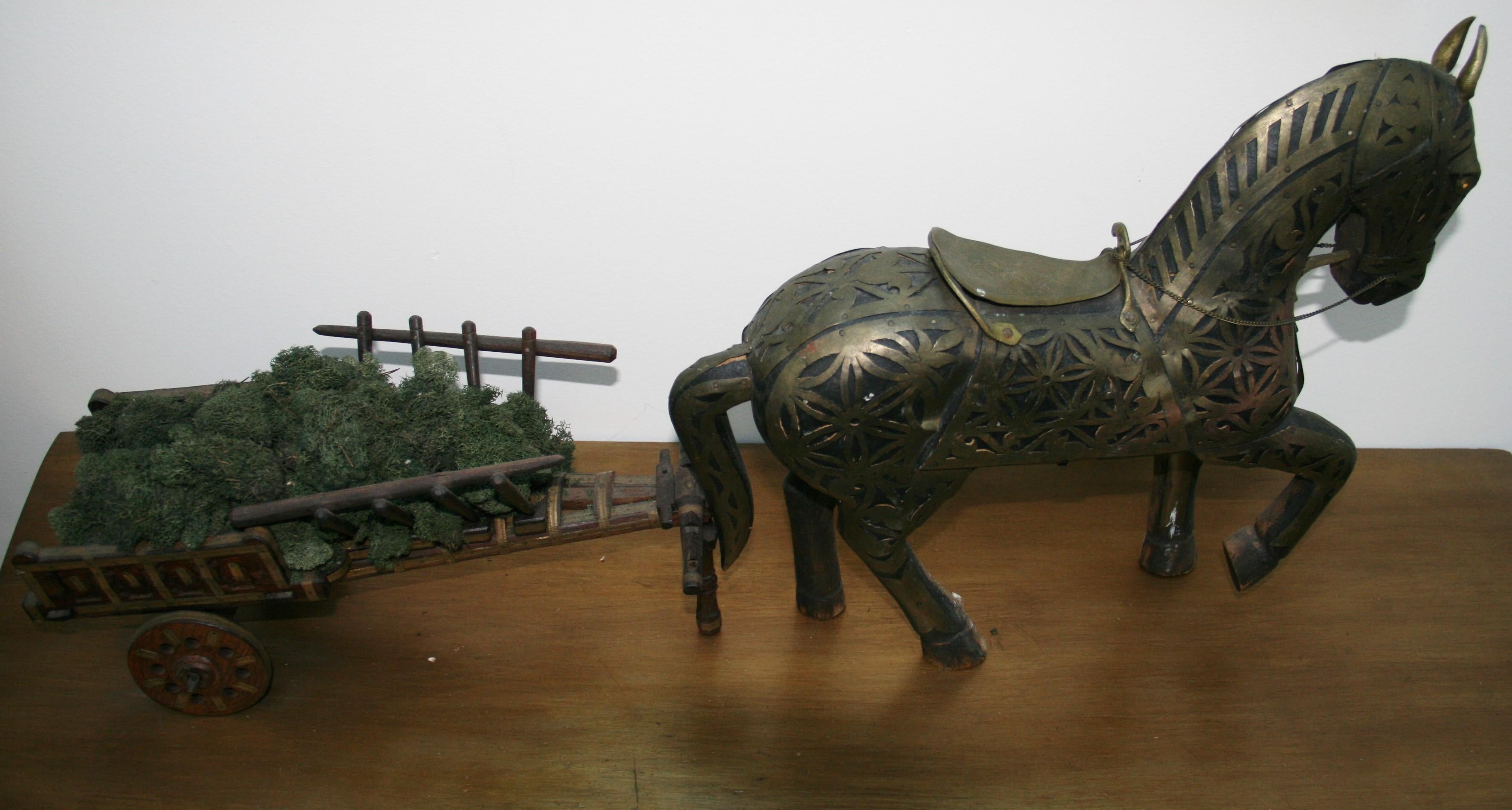 Cheval et chariot italien en bois recouvert de laiton