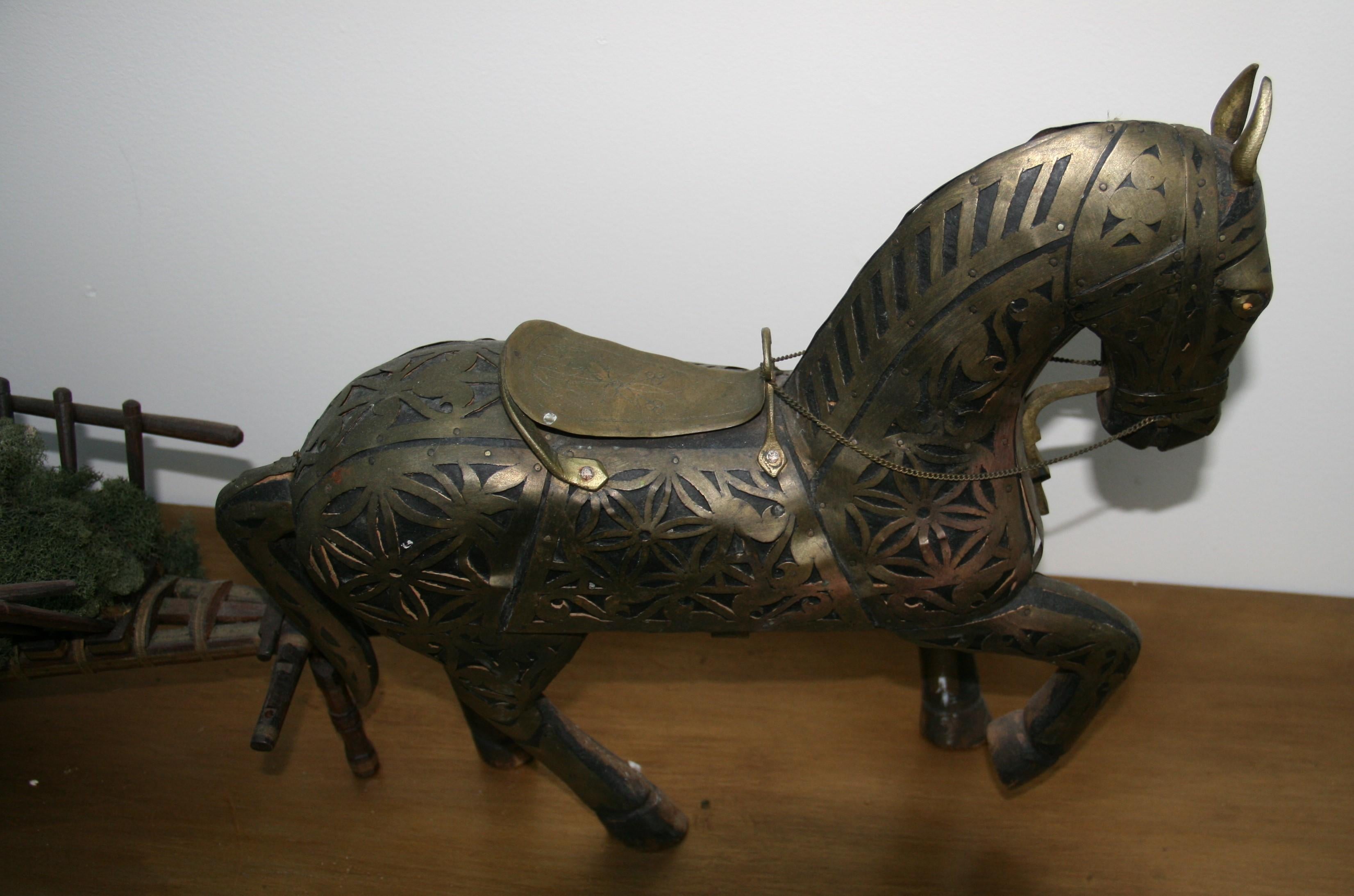 Cheval et chariot italien en bois recouvert de laiton en vente 1