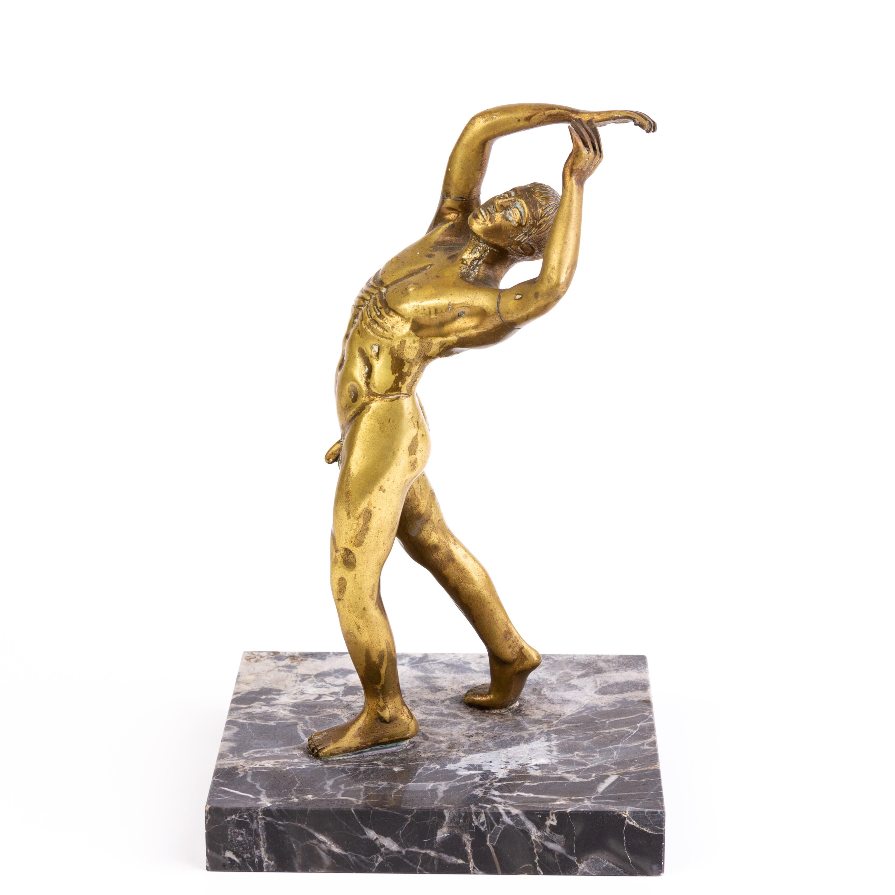 Escultura olímpica italiana de bronce de Discóbolo según el griego siglo XX en venta