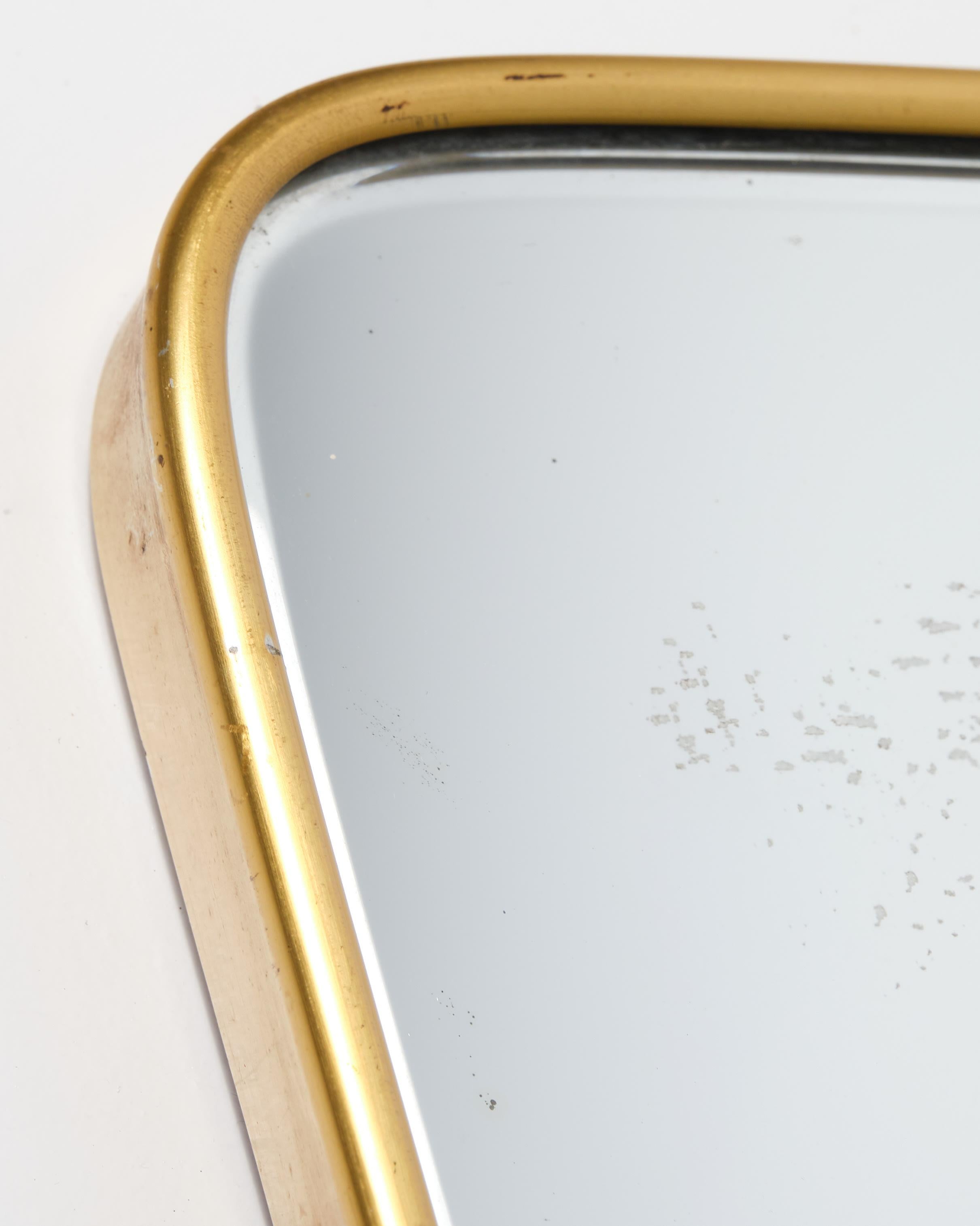 Italien, Miroir bordé de laiton Excellent état - En vente à London, GB