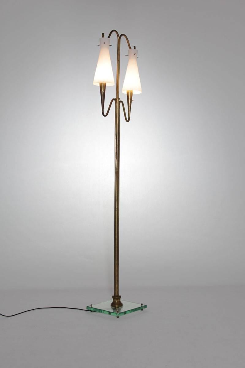Italian Brass Floor Lamp, 1950s In Good Condition For Sale In Wolfurt, AT