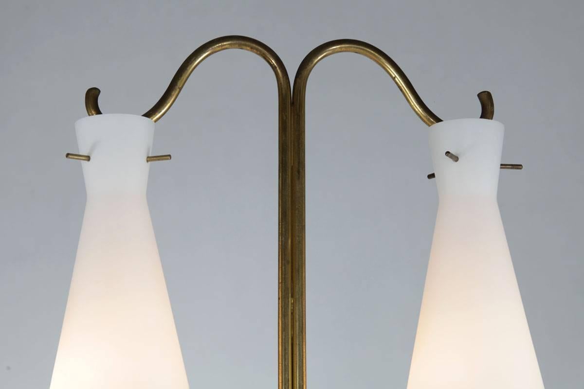 Lampada da terra italiana in ottone, anni '1950 in vendita 2