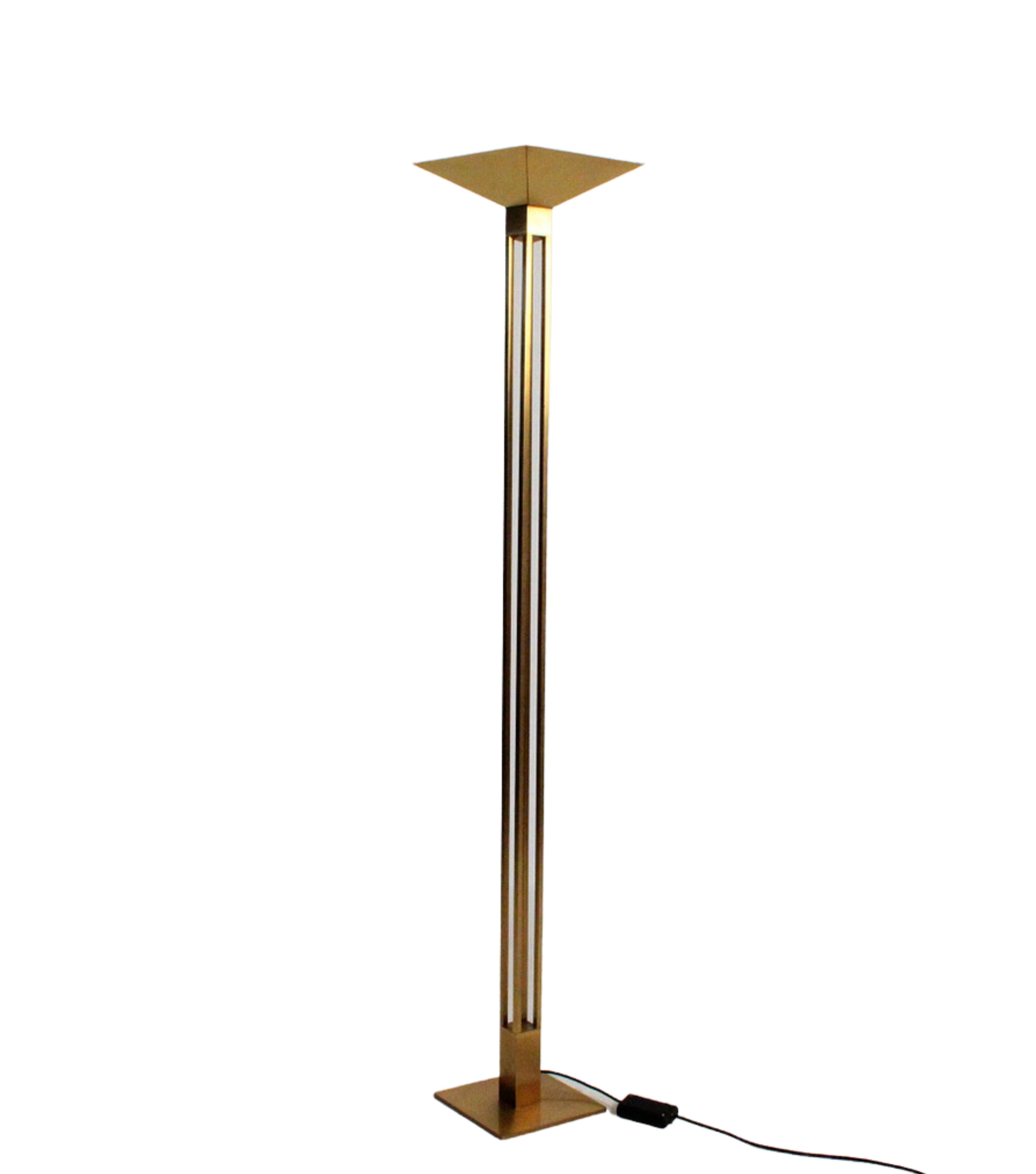 Italian Brass Floor Lamp, 1970s In Good Condition For Sale In Budapest, HU